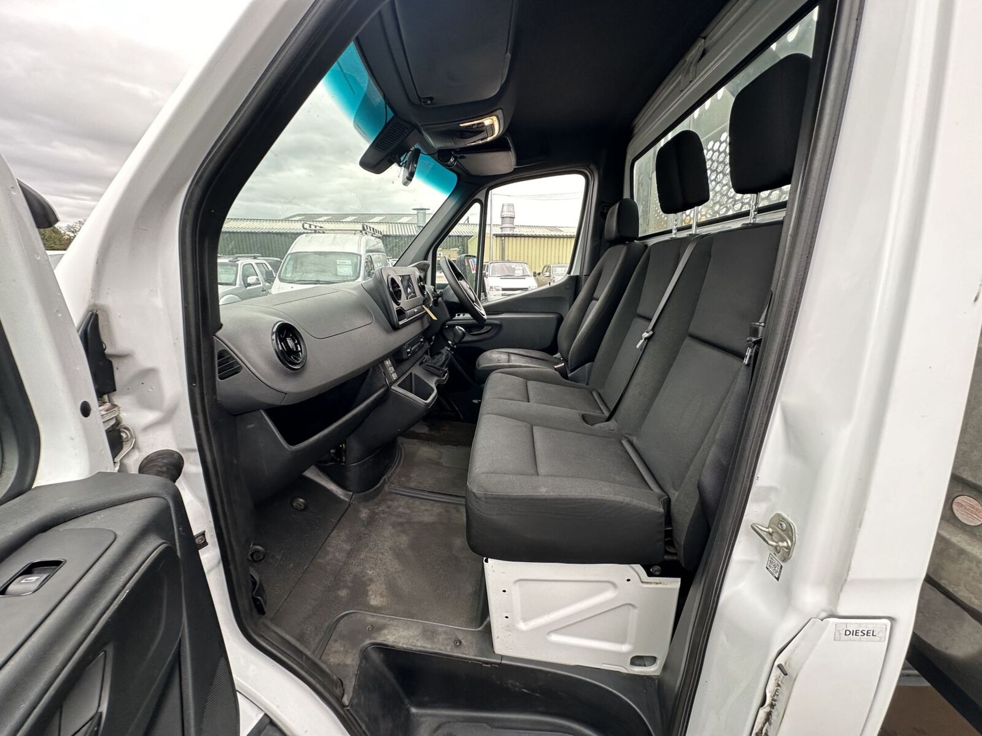 WHITE WONDER: 2019 MERCEDES-BENZ SPRINTER RECOVERY VAN - Image 2 of 19