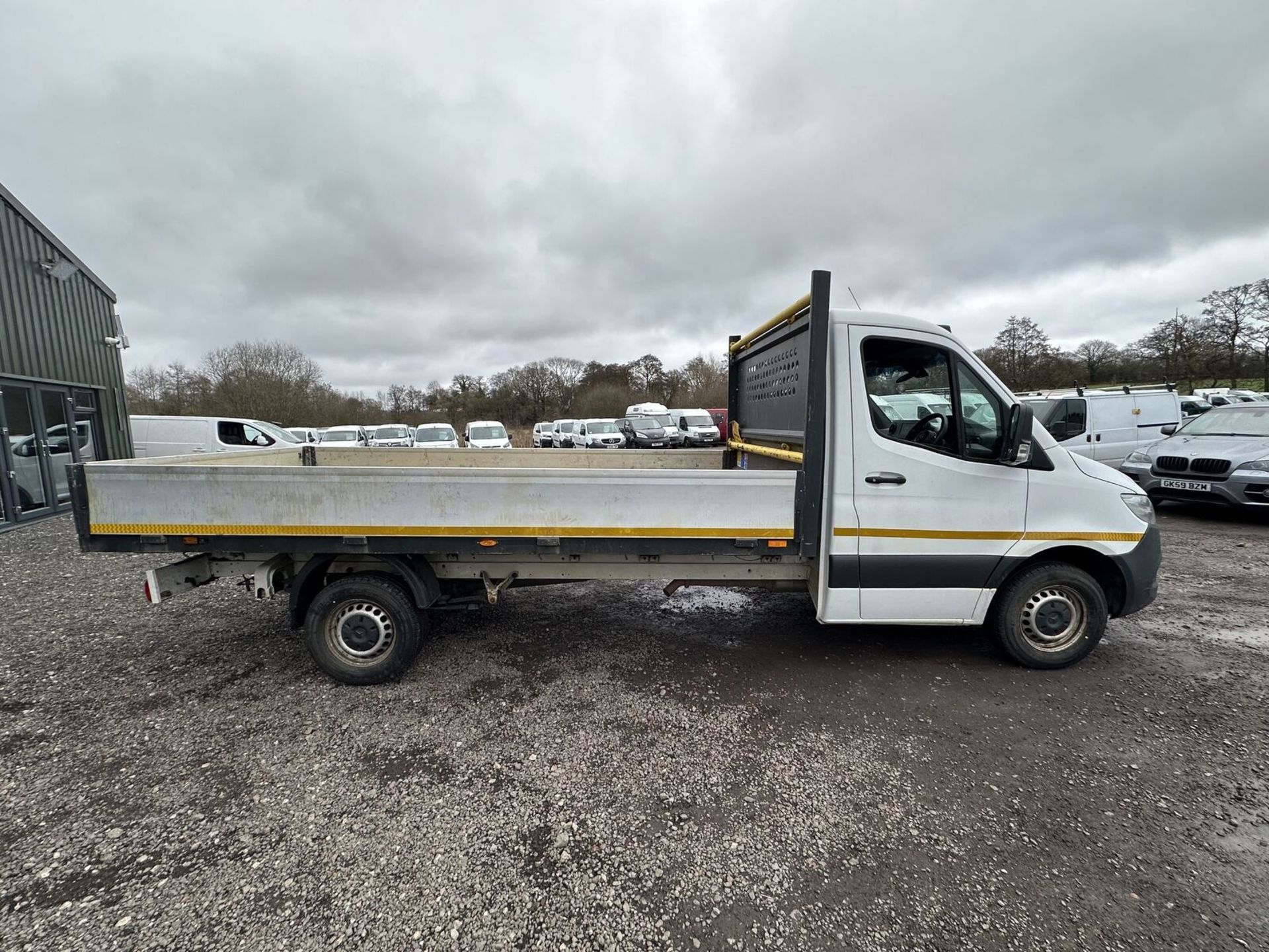 2019 MERCEDES SPRINTER: PRISTINE FLATBED DROP SIDE - Image 5 of 19