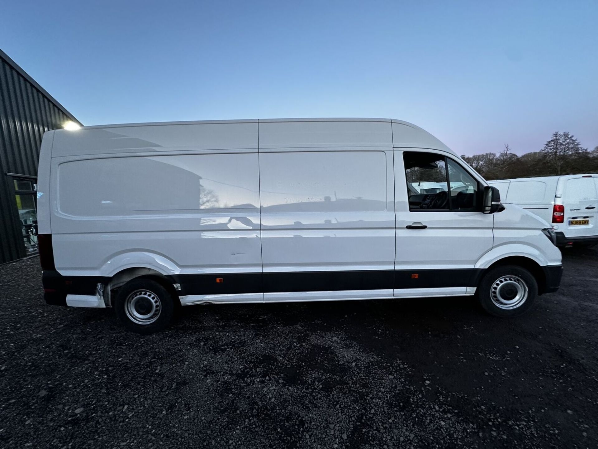 CLEAR AND CAPABLE: VOLKSWAGEN CRAFTER CR35 STARTLINE 2.0 TDI PANEL VAN - Image 9 of 14