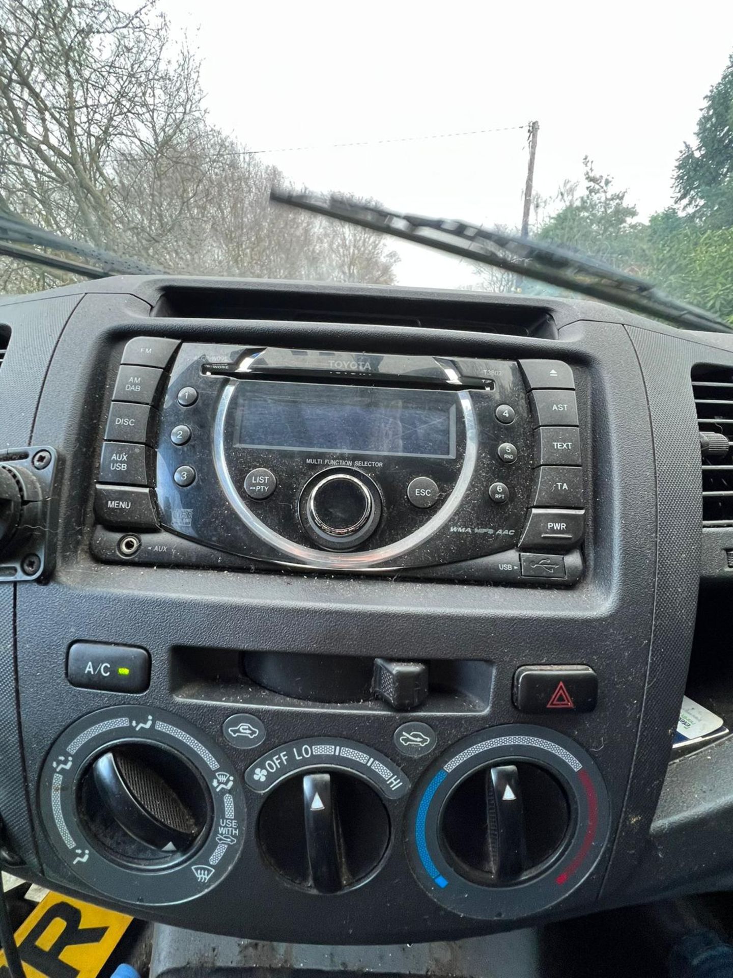 TOYOTA HILUX KING CAB 2010 EX COUNCIL - Image 5 of 16