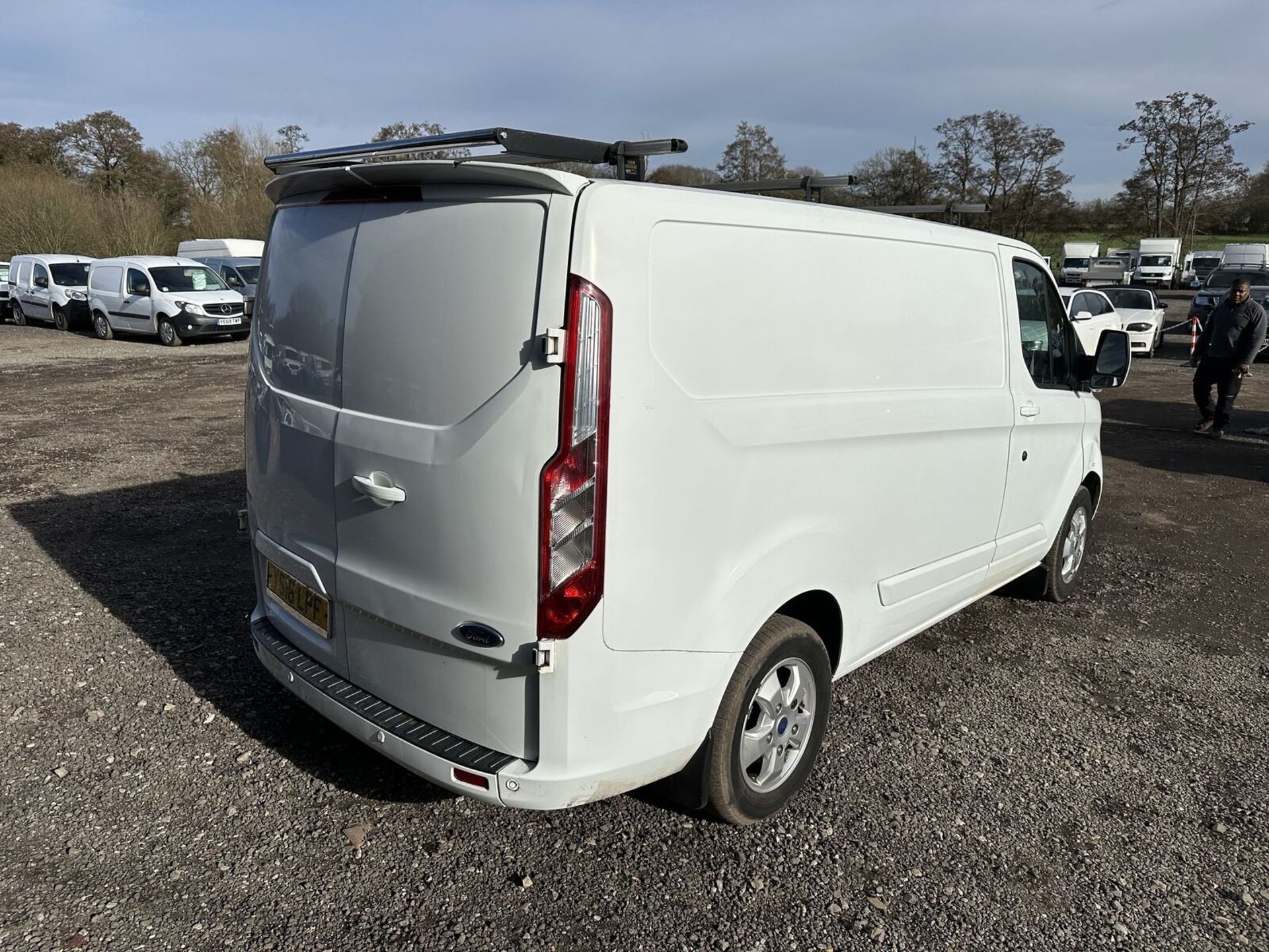 OPPORTUNITY KNOCKS: '16 FORD TRANSIT CUSTOM PANEL >>--NO VAT ON HAMMER--<< - Image 4 of 19