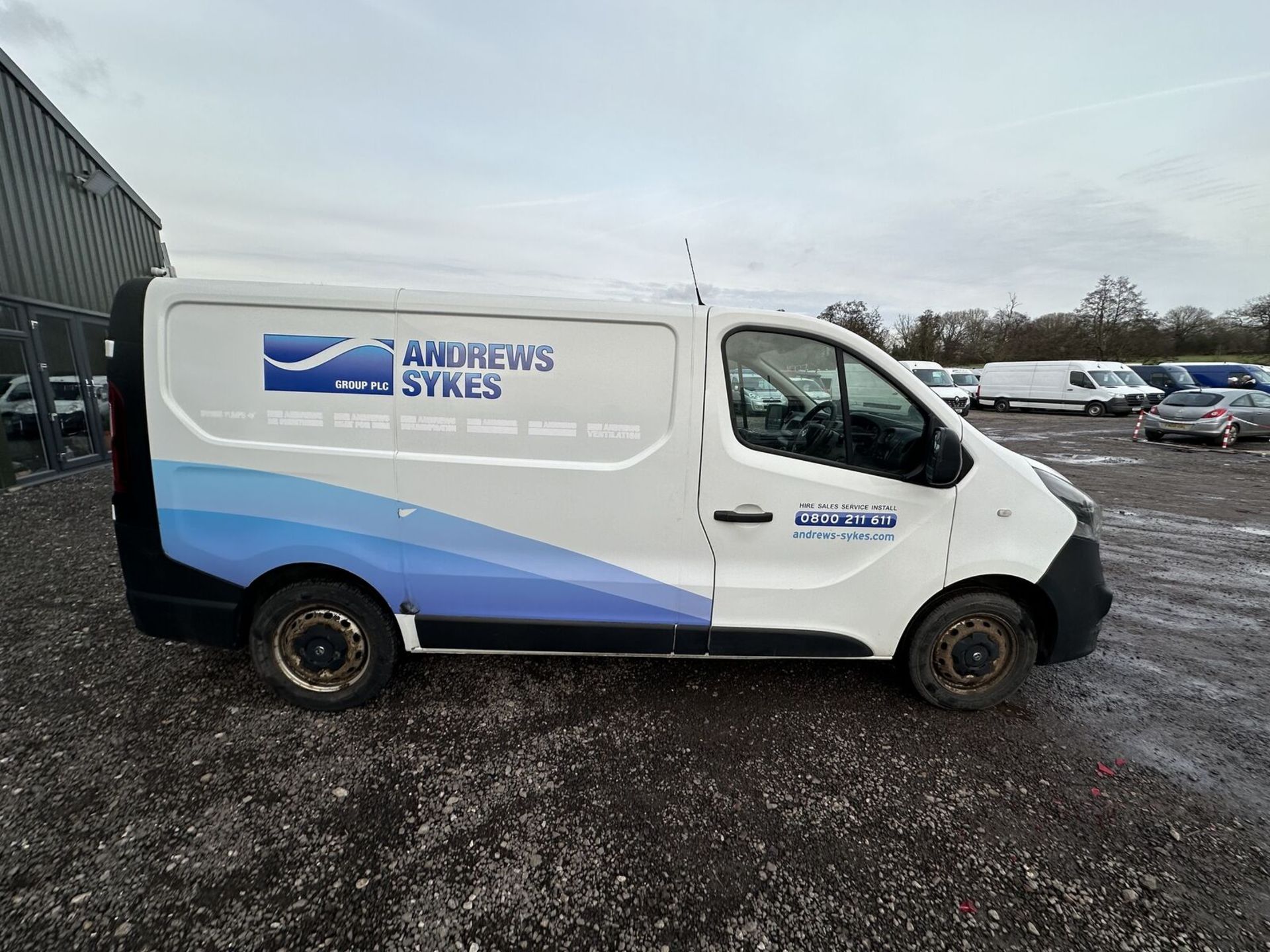 DIY VAN REPAIR: 2016 VAUXHALL VIVARO L1 DIESEL H1 >>--NO VAT ON HAMMER--<<