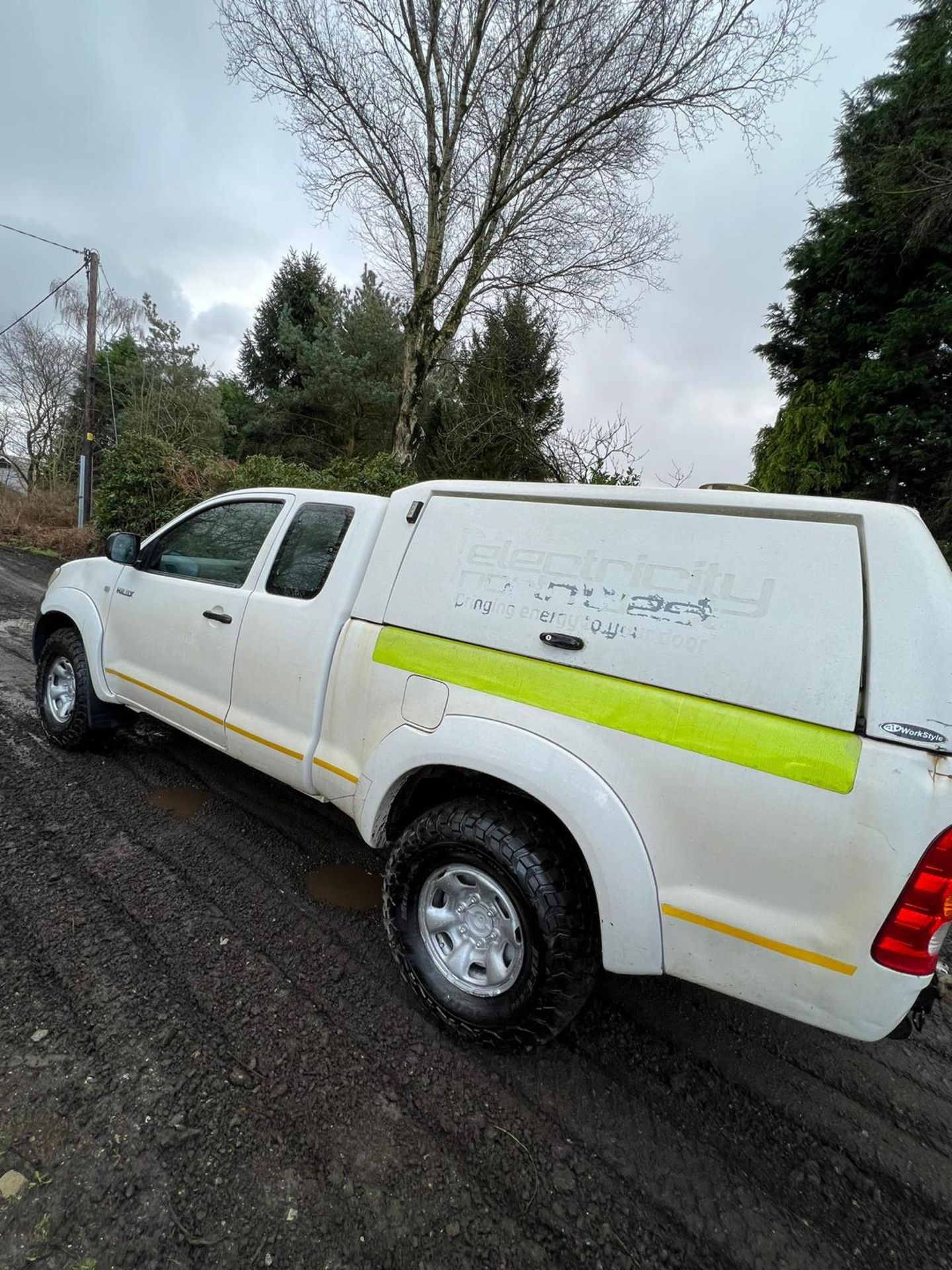 TOYOTA HILUX KING CAB 2010 EX COUNCIL - Image 4 of 16