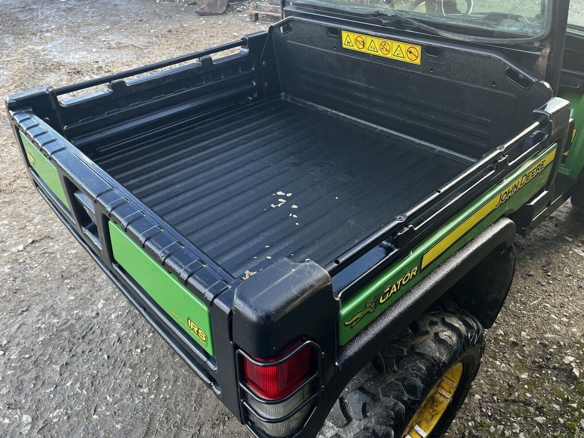 AGRI AUTHORITY: JOHN DEERE 855D GATOR - V5 INCLUDED FOR ADDED ASSURANCE - Image 6 of 10