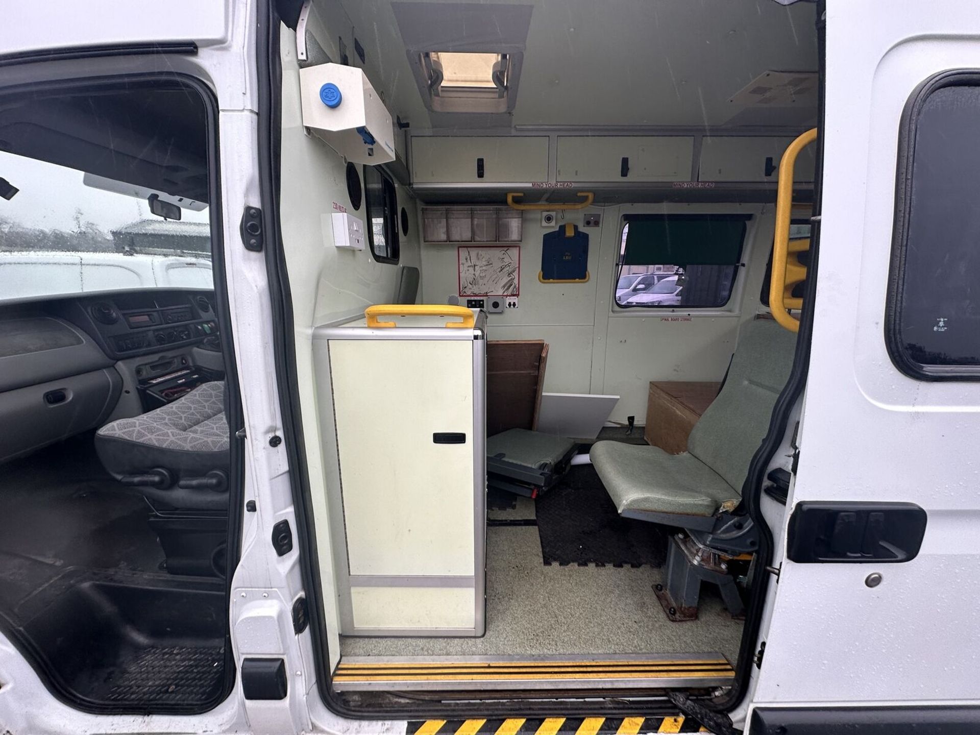 RENAULT MASTER AMBULANCE CAMPER: YOUR NEXT ADVENTURE AWAITS >>--NO VAT ON HAMMER--<< - Bild 9 aus 18