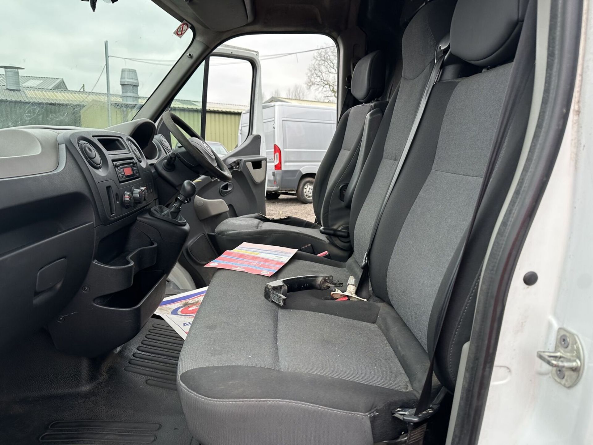 NISSAN NV400: EFFICIENT EURO 6 ULEZ VAN, READY TO ROLL >>--NO VAT ON HAMMER--<< - Bild 7 aus 15