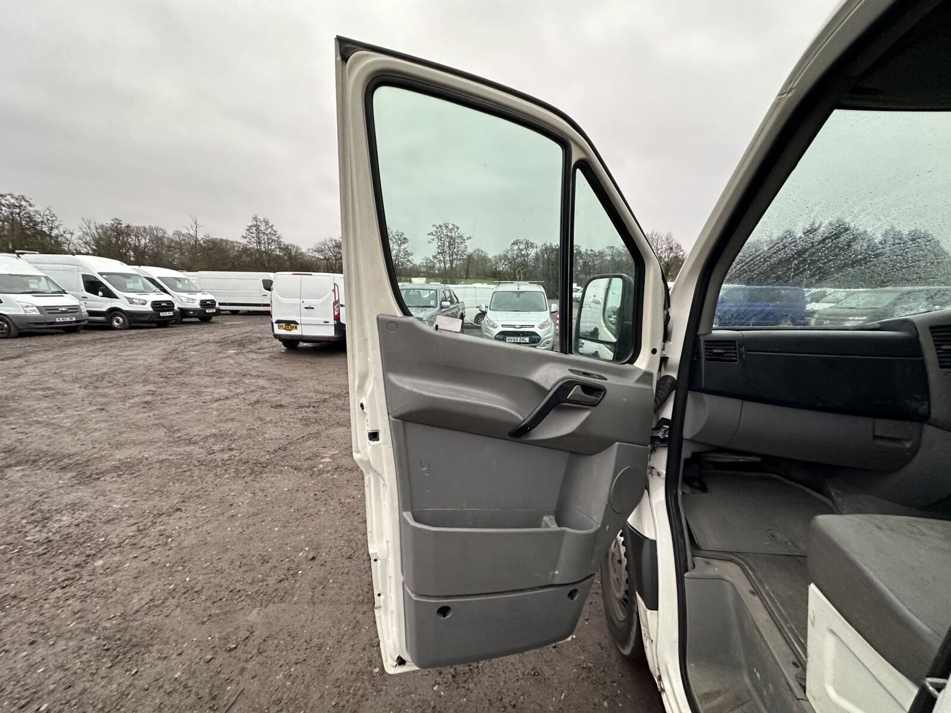 VOLKSWAGEN CRAFTER SPRINTER CR30 SWB DIESEL >>--NO VAT ON HAMMER--<< - Bild 15 aus 15