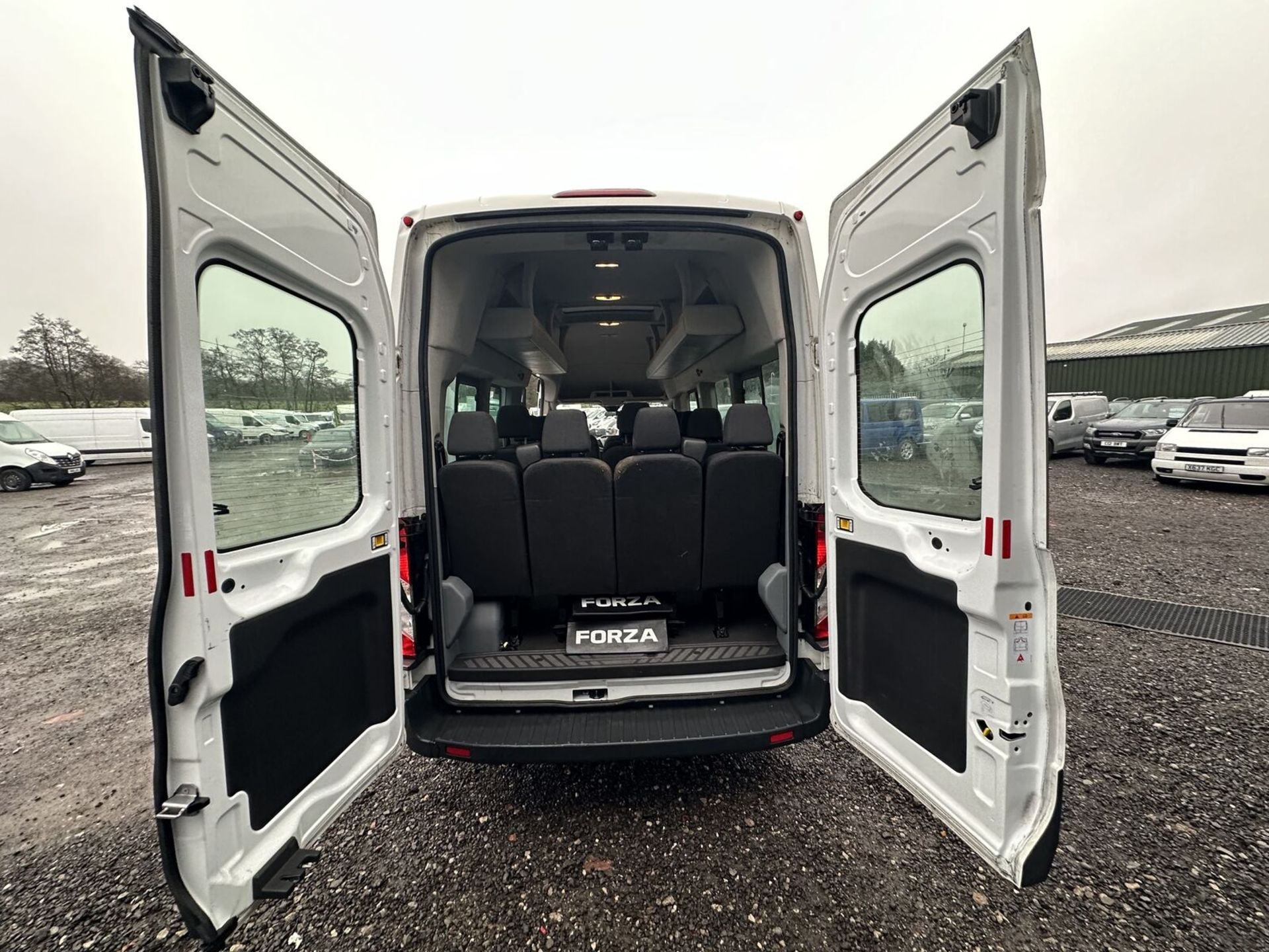 2018 FORD TRANSIT 460 L4 XLWB MINIBUS - LOW MILEAGE, 17 SEATER >>--NO VAT ON HAMMER--<< - Bild 18 aus 18