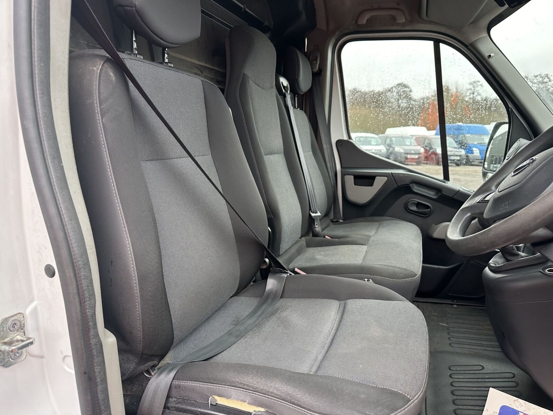 2018 NISSAN NV400, EURO 6 ULEZ COMPLIANT, BARGAIN PANEL VAN - NO VAT ON THE HAMMER! - Image 11 of 15