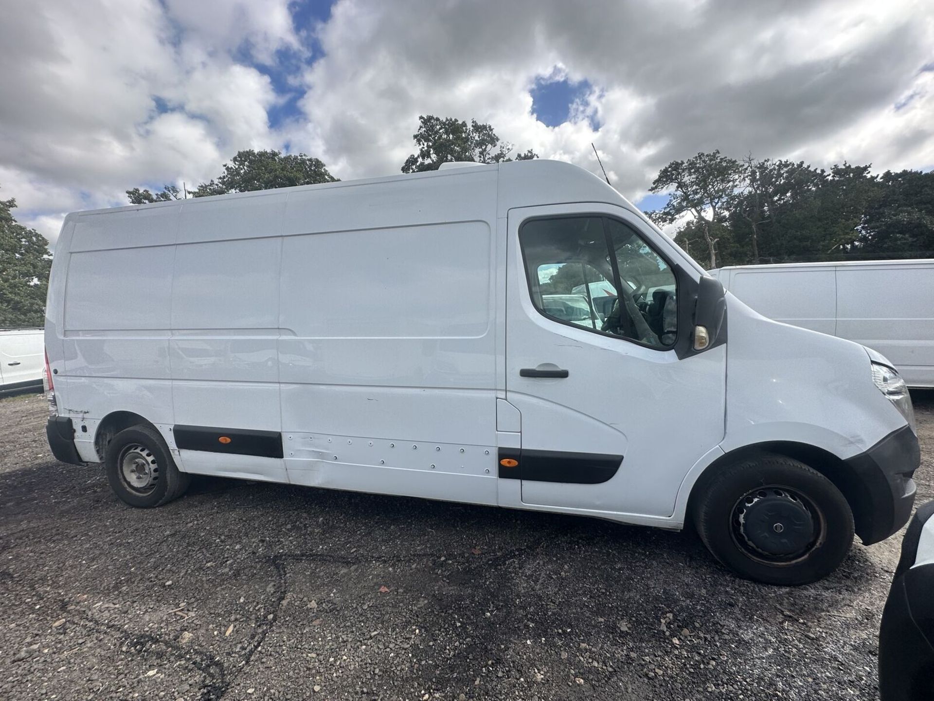 2018 NISSAN NV400: EURO 6 PANEL VAN, TIMING BELT SNAPPED - Image 9 of 17