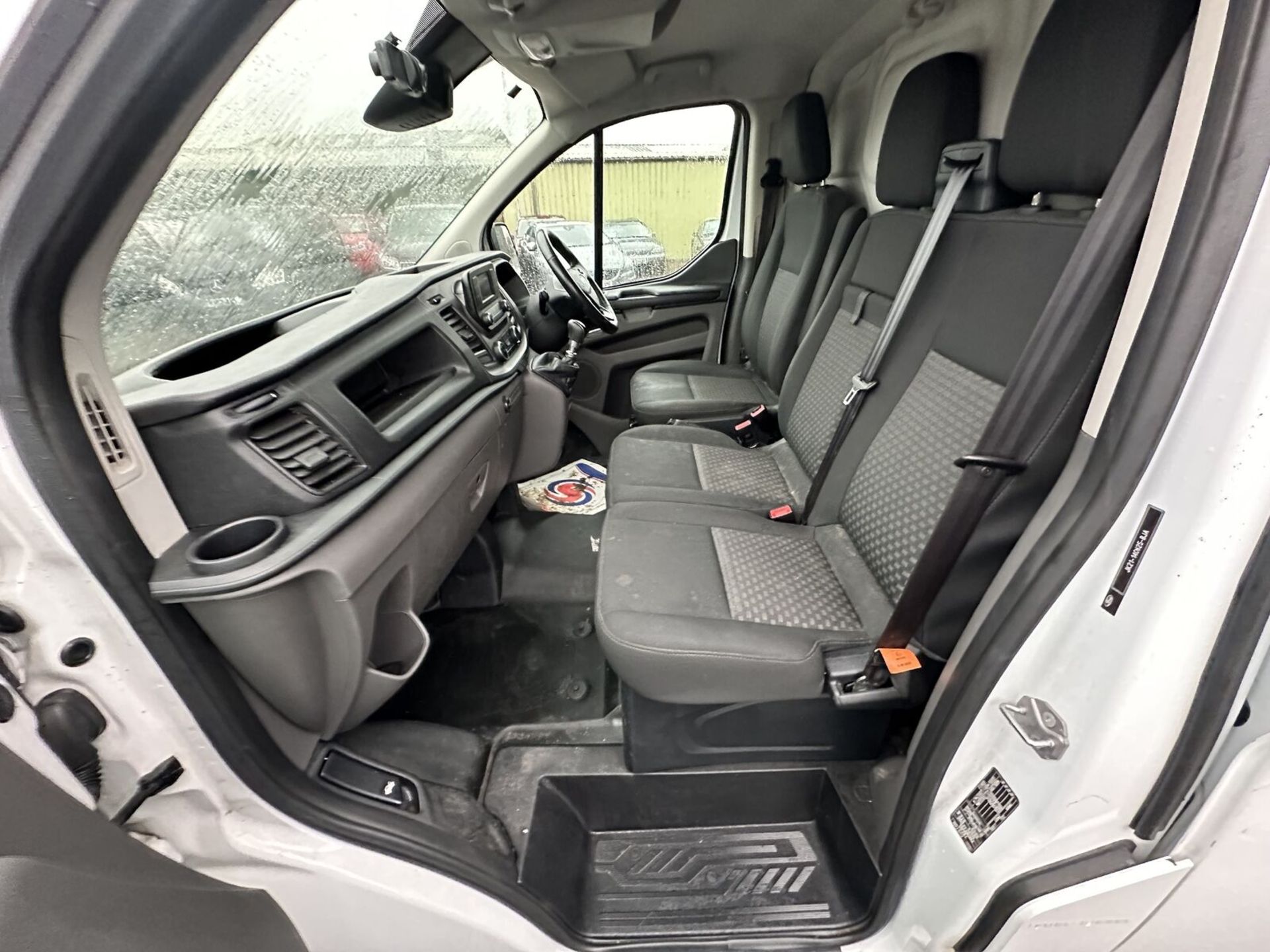 2019 FORD TRANSIT CUSTOM: 108K MILES - >>--NO VAT ON HAMMER--<< - Image 6 of 18