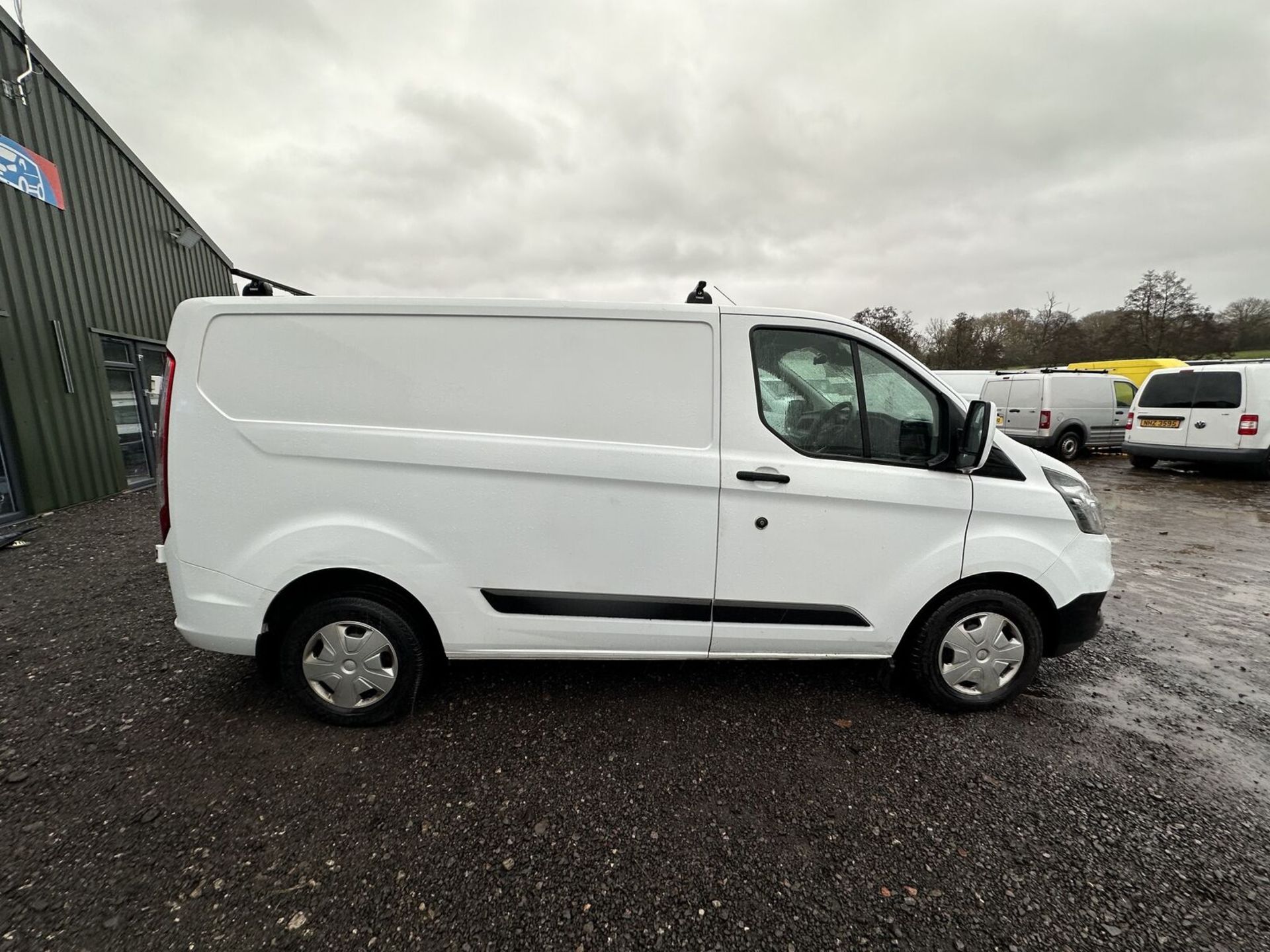 2019 FORD TRANSIT CUSTOM: 108K MILES - >>--NO VAT ON HAMMER--<< - Image 17 of 18