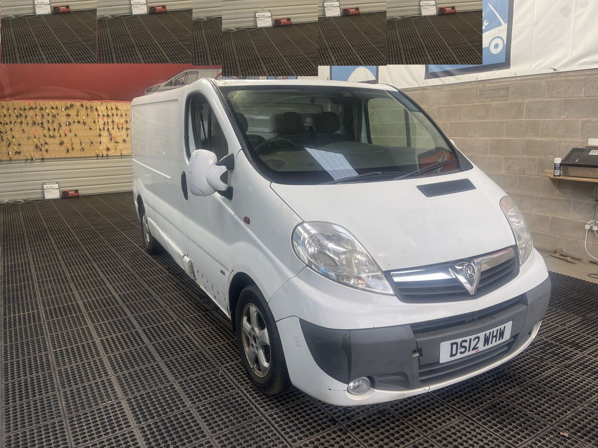 >>--NO VAT ON HAMMER--<< CLEAN WHITE 2012 VAUXHALL VIVARO SPORTIVE DIESEL WORKHORSE - Image 13 of 14