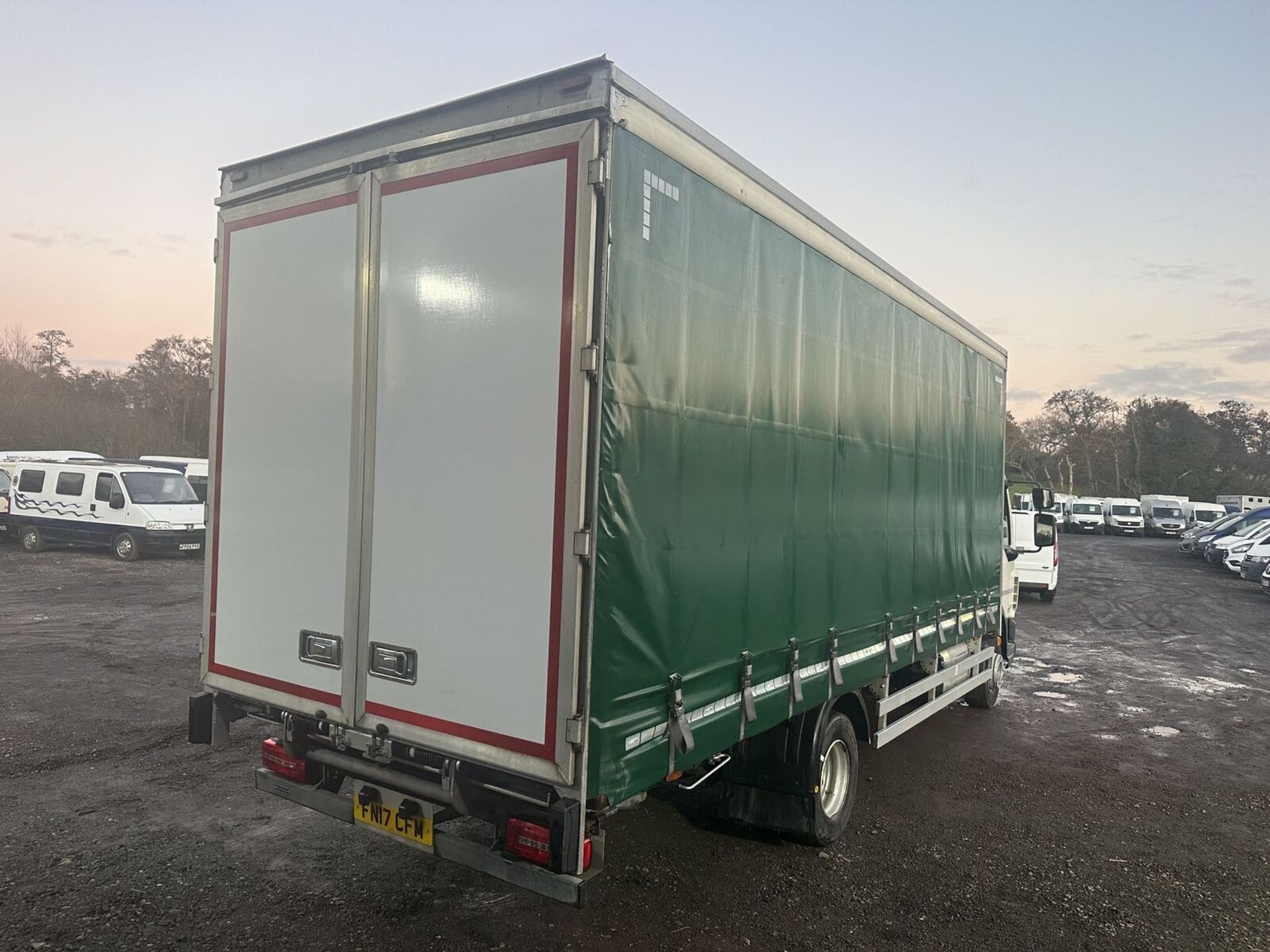 99K MILES - PROFESSIONAL GRADE: 2017 DAF LF 180 BOX TRUCK MOT: 30TH SEPT 2024 - NO VAT ON HAMMER - Image 9 of 19