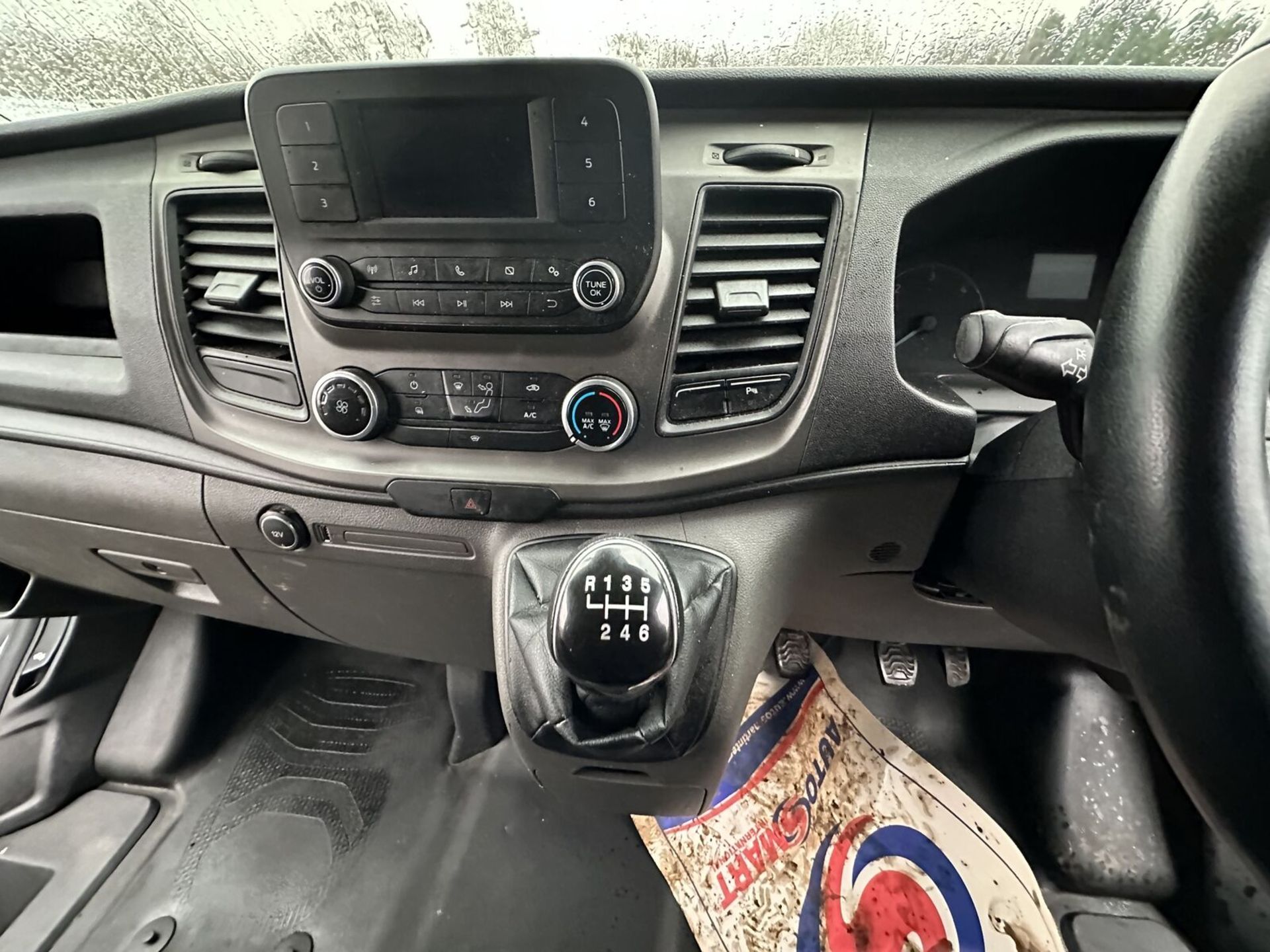 2019 FORD TRANSIT CUSTOM: 108K MILES - >>--NO VAT ON HAMMER--<< - Image 9 of 18