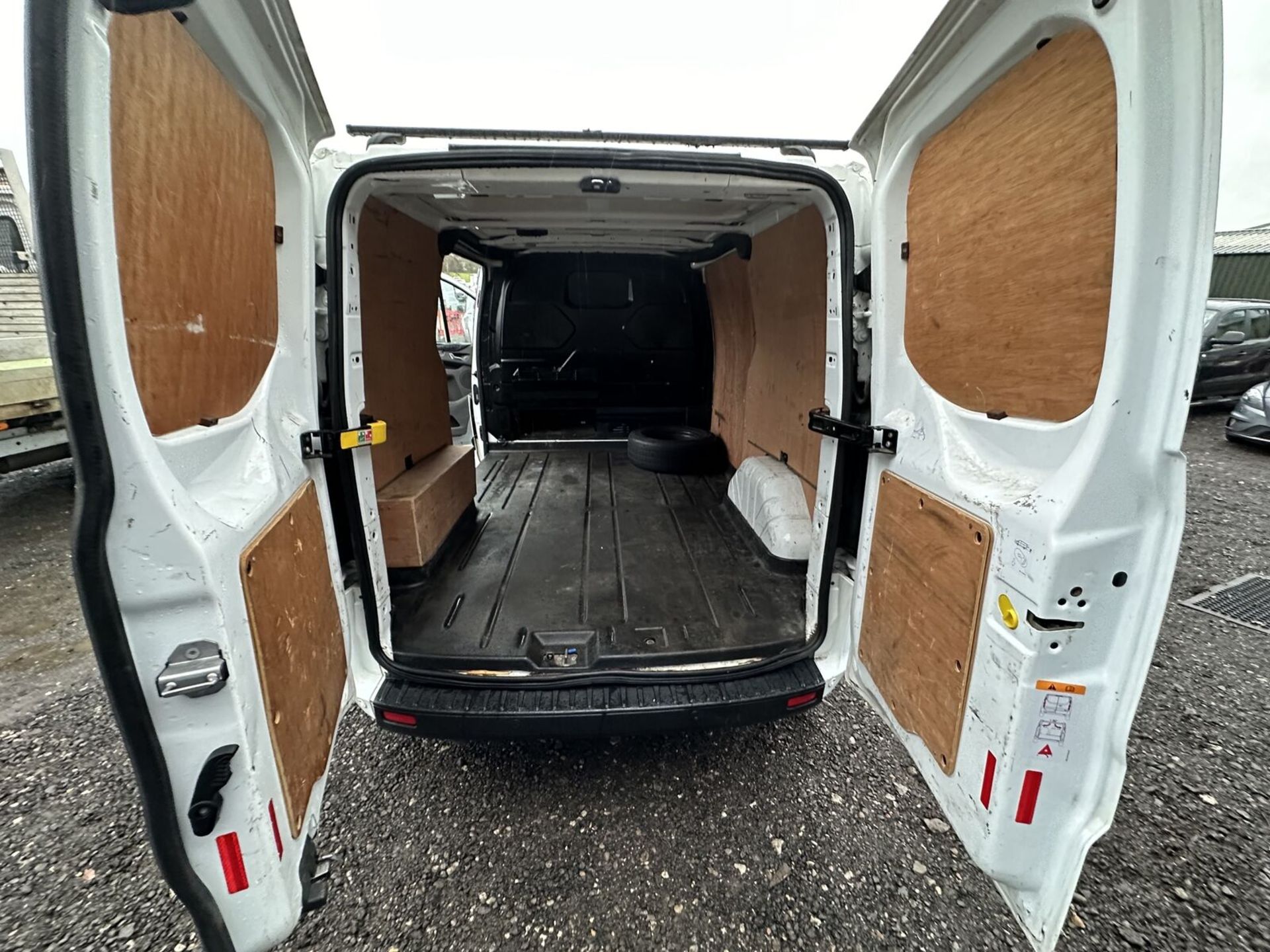 2019 FORD TRANSIT CUSTOM: 108K MILES - >>--NO VAT ON HAMMER--<< - Image 2 of 18