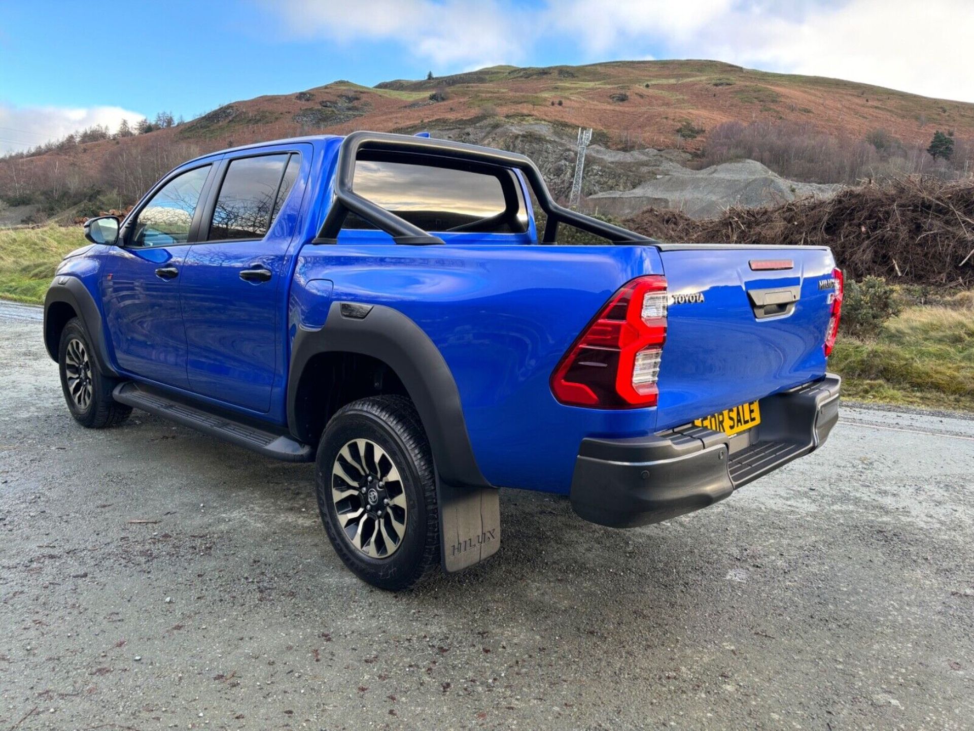 NEBULA BLUE ADVENTURE: TOYOTA HILUX GR SPORT 2023 - Image 16 of 21