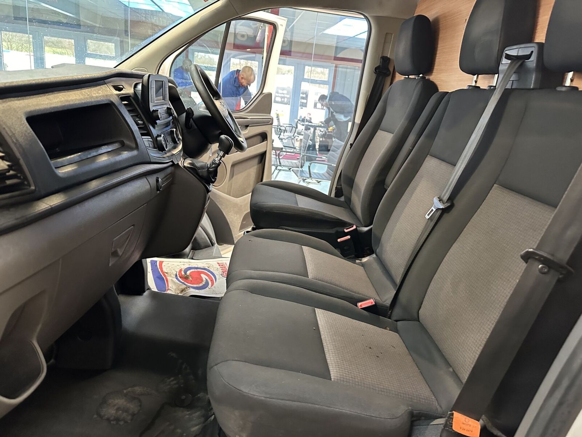 EFFICIENT WORKHORSE: 2019 FORD TRANSIT CUSTOM, WELL-MAINTAINED - Image 11 of 15