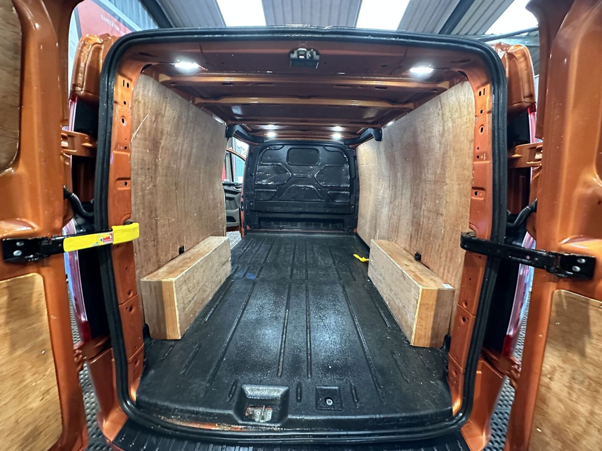 2021 FORD TRANSIT CUSTOM AUTO - WELL-MAINTAINED PERFECTION >>--NO VAT ON HAMMER--<< - Image 15 of 16