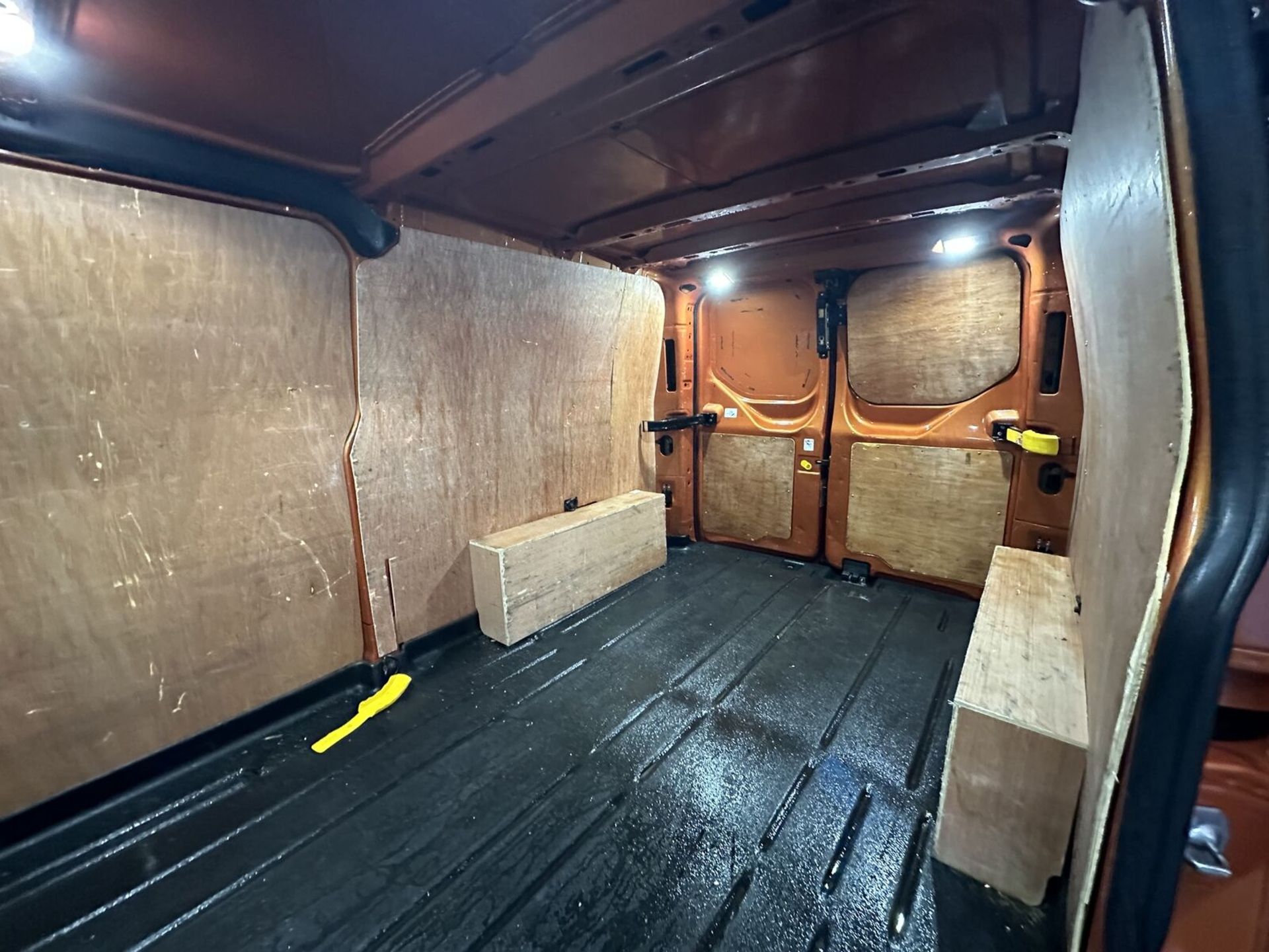 2021 FORD TRANSIT CUSTOM AUTO - WELL-MAINTAINED PERFECTION >>--NO VAT ON HAMMER--<< - Image 5 of 16