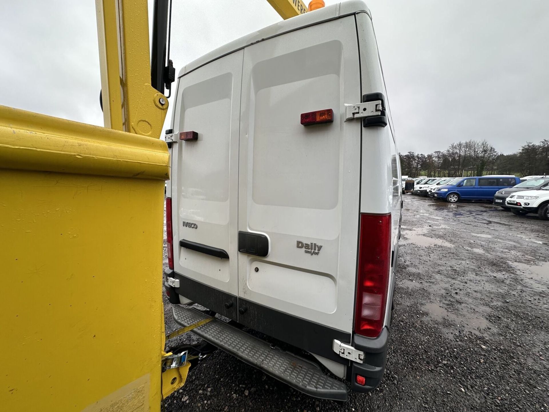 2005 IVECO DAILY CHERRY PICKER - POTENTIAL WIRING FAULT >>--NO VAT ON HAMMER--<< - Image 15 of 17