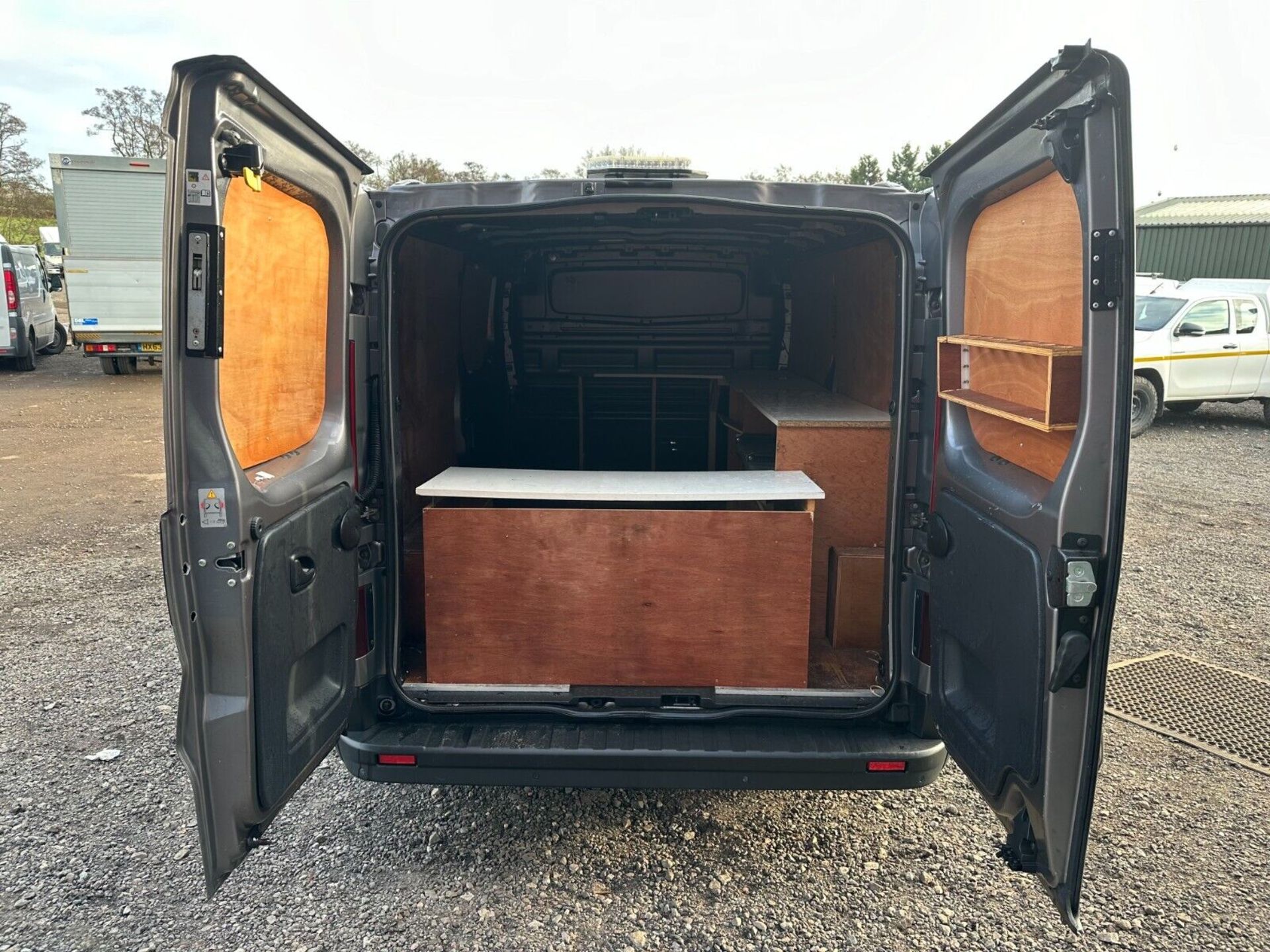 >>--NO VAT ON HAMMER--<< RENAULT TRAFIC REVIVAL: CLEAN BODY, INTERIOR - REPAIR OPPORTUNITY - Image 16 of 16