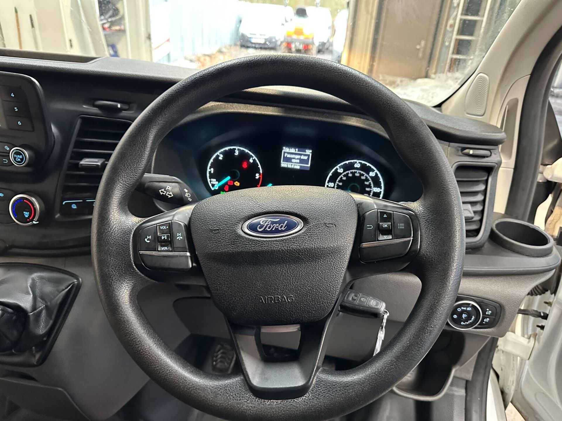 EFFICIENT WORKHORSE: 2019 FORD TRANSIT CUSTOM, WELL-MAINTAINED - Image 9 of 15