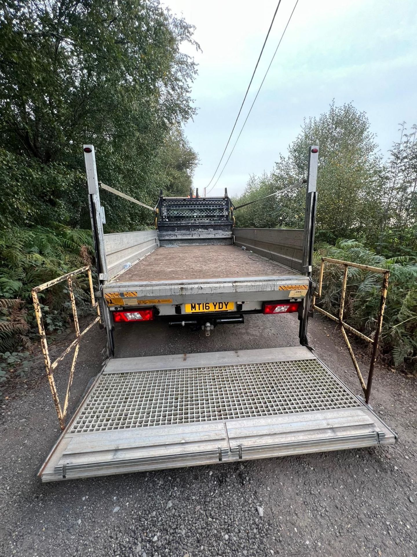 FORD TRANSIT 2016 FLATBED WITH TAIL LIFT 14 FT DROPSIDE BODY - Image 13 of 15