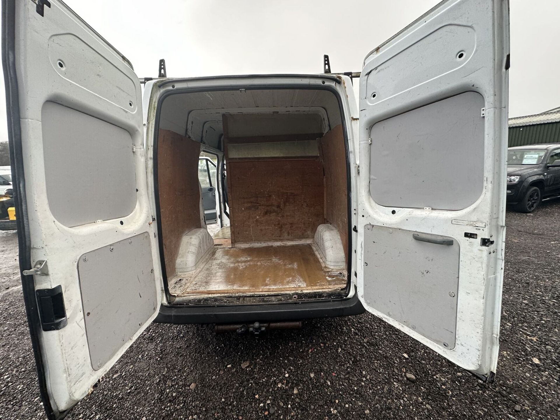DIY OPPORTUNITY: FORD TRANSIT 260 SWB HIGH TOP - SPARES OR REPAIRS - Image 5 of 13