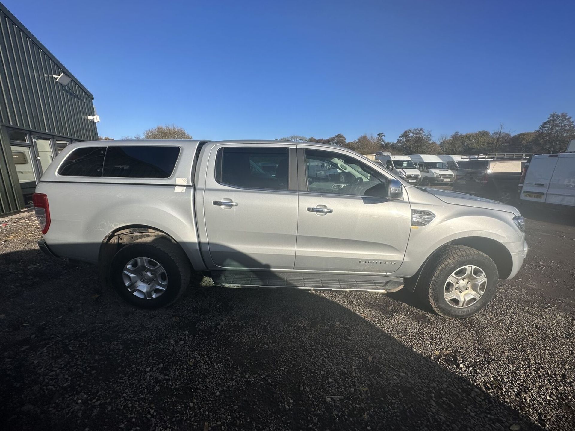 FORD RANGER DIESEL AUTO: LIMITED 2, CLEAN CONDITION - Image 17 of 18