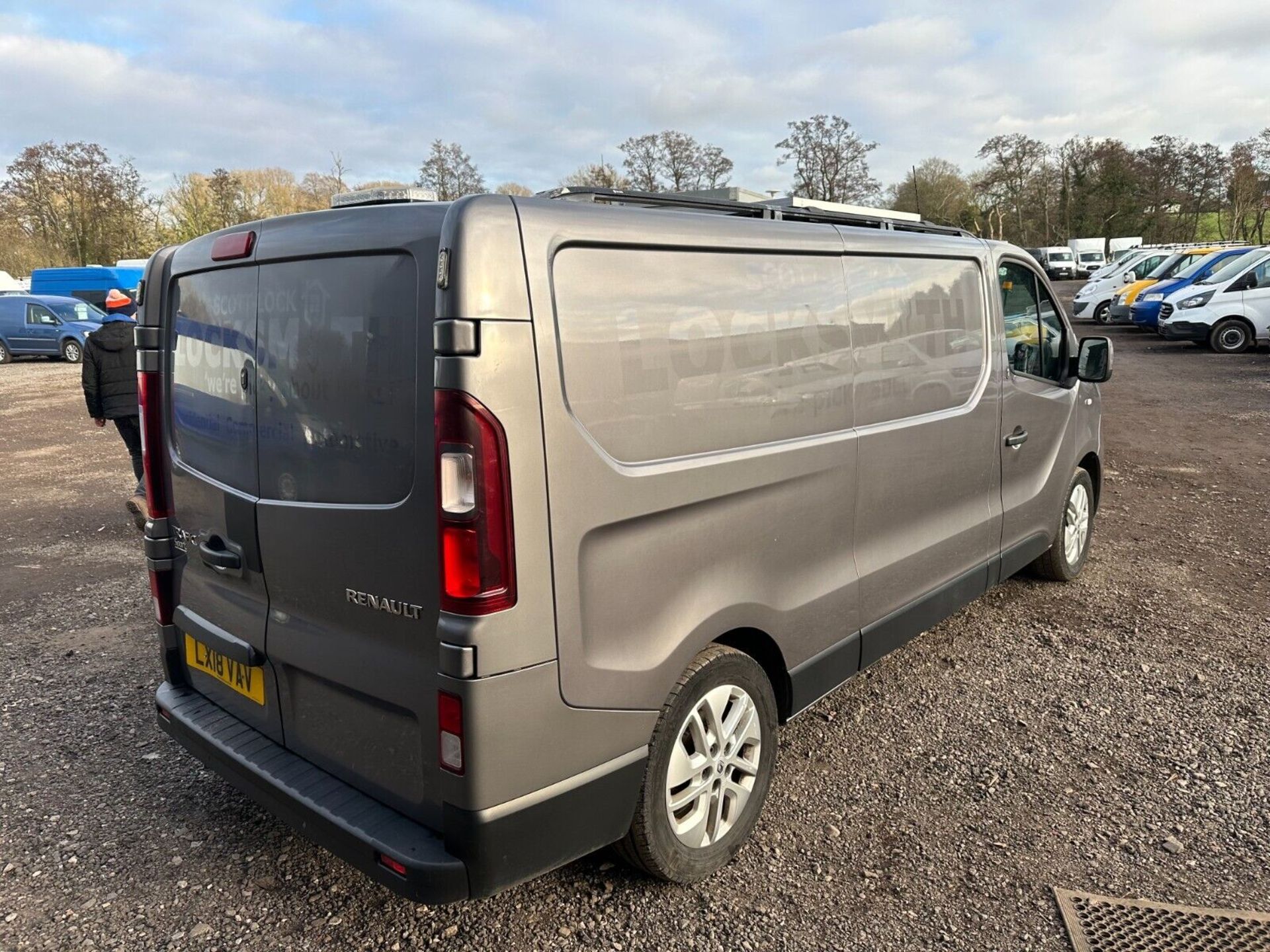 >>--NO VAT ON HAMMER--<< RENAULT TRAFIC REVIVAL: CLEAN BODY, INTERIOR - REPAIR OPPORTUNITY - Image 14 of 16