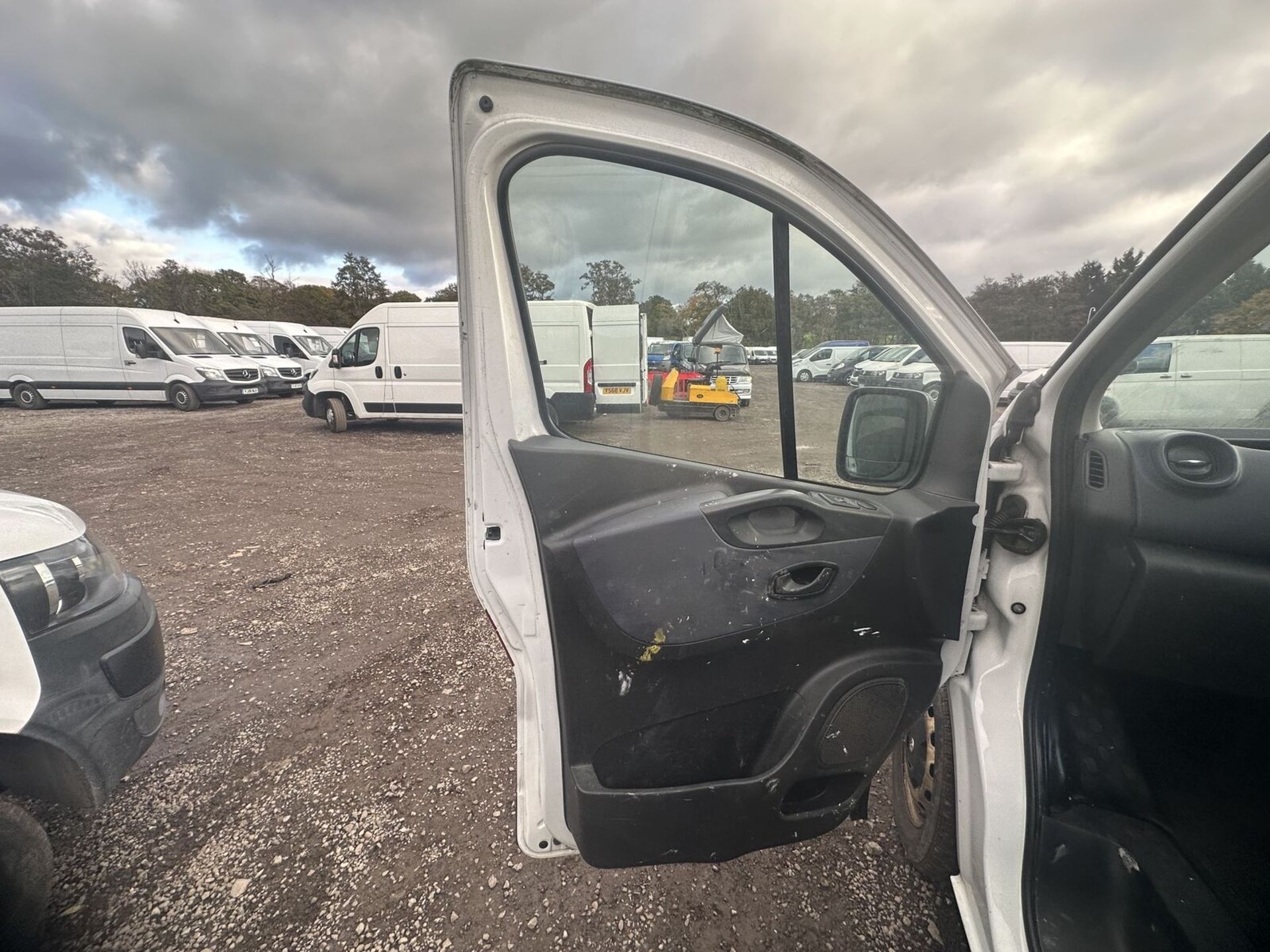 66 PLATE VAUXHALL VIVARO L2 1.6 CDTI ULEZ COMPLIANT >>--NO VAT ON HAMMER--<< - Image 3 of 12