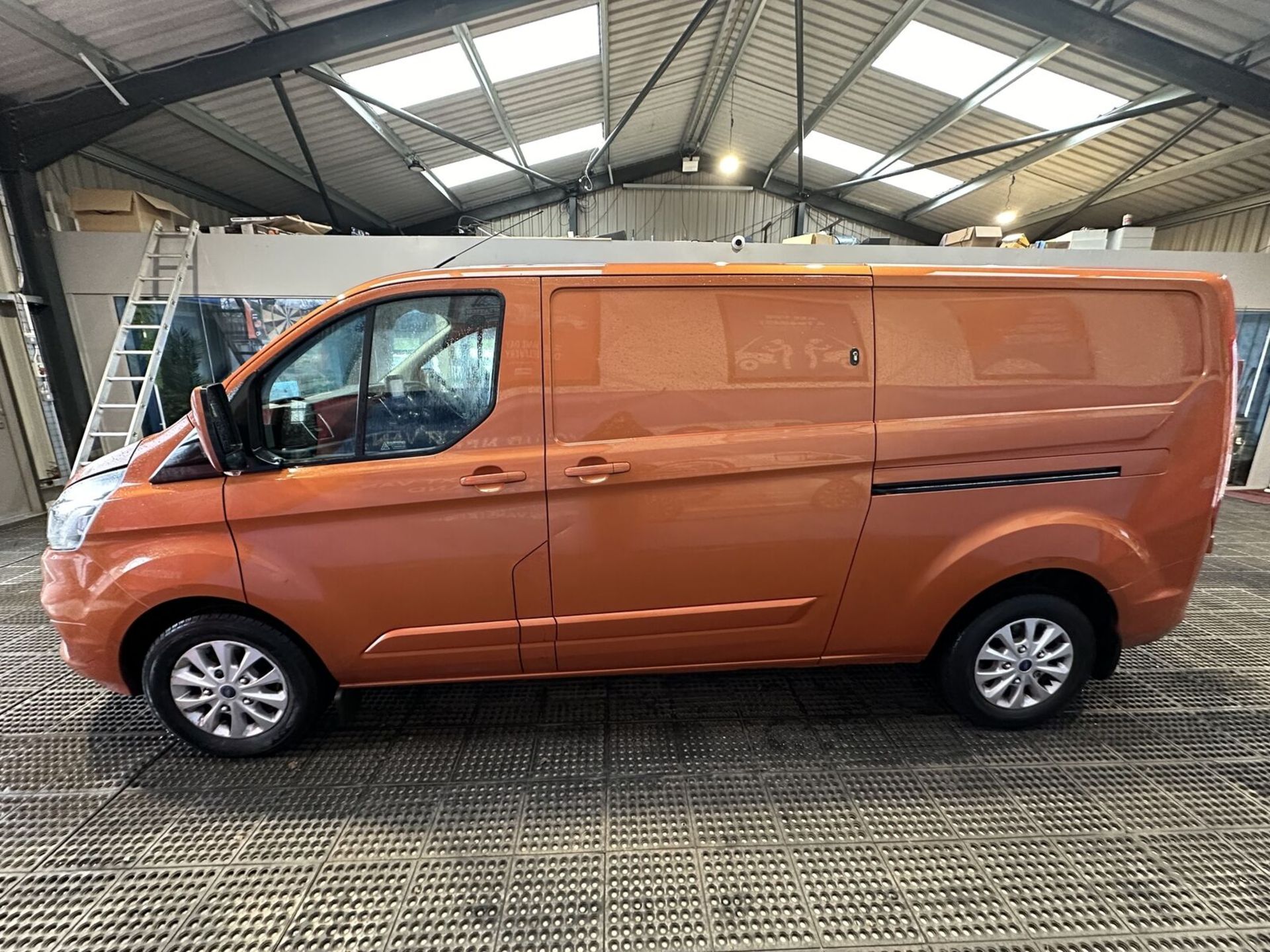 2021 FORD TRANSIT CUSTOM AUTO - WELL-MAINTAINED PERFECTION >>--NO VAT ON HAMMER--<< - Image 16 of 16