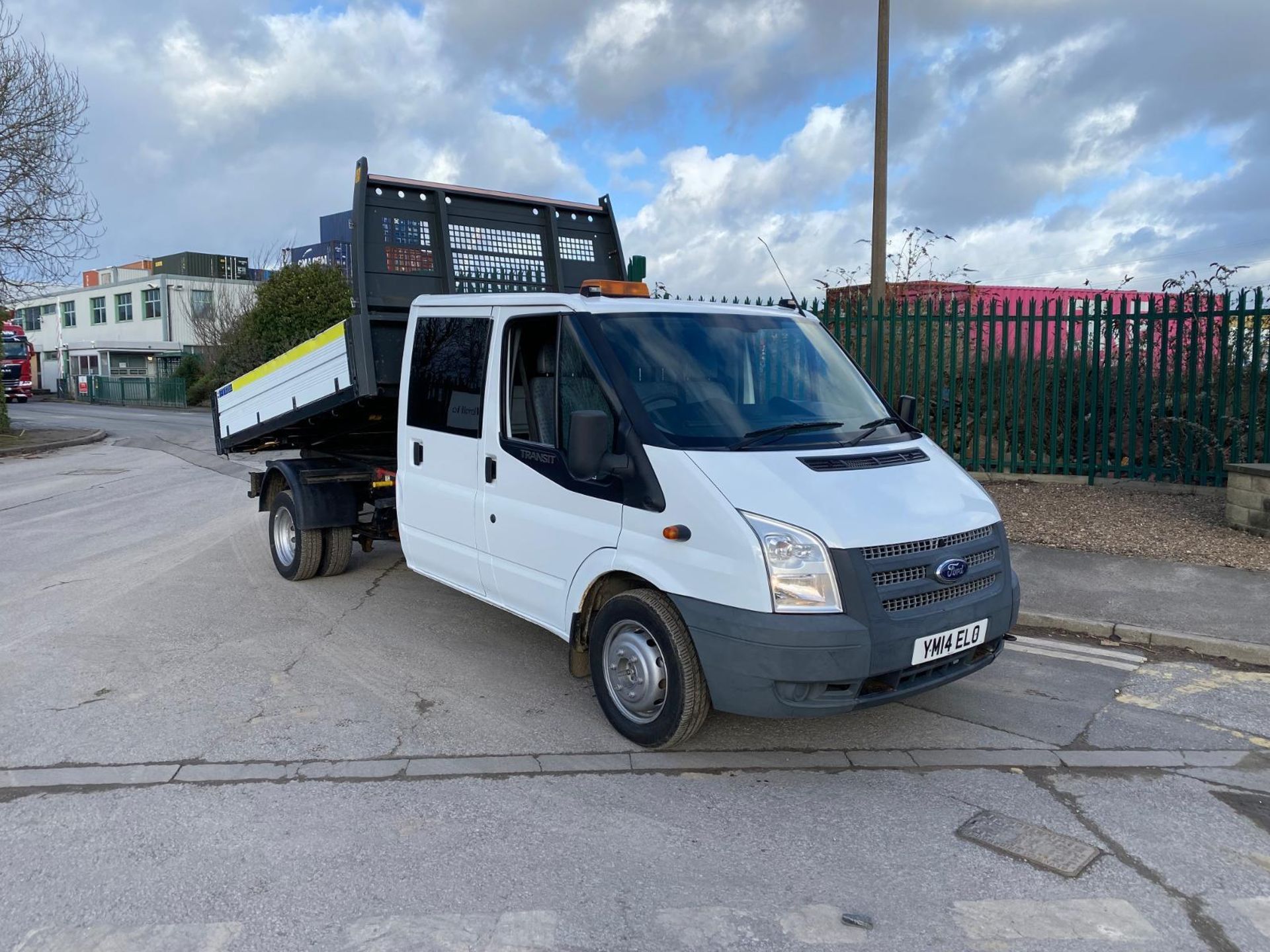 2014 FORD TRANSIT CREWCAB TIPPER - 6-SPEED, ECO-FRIENDLY >>--NO VAT ON HAMMER--<< - Image 3 of 15