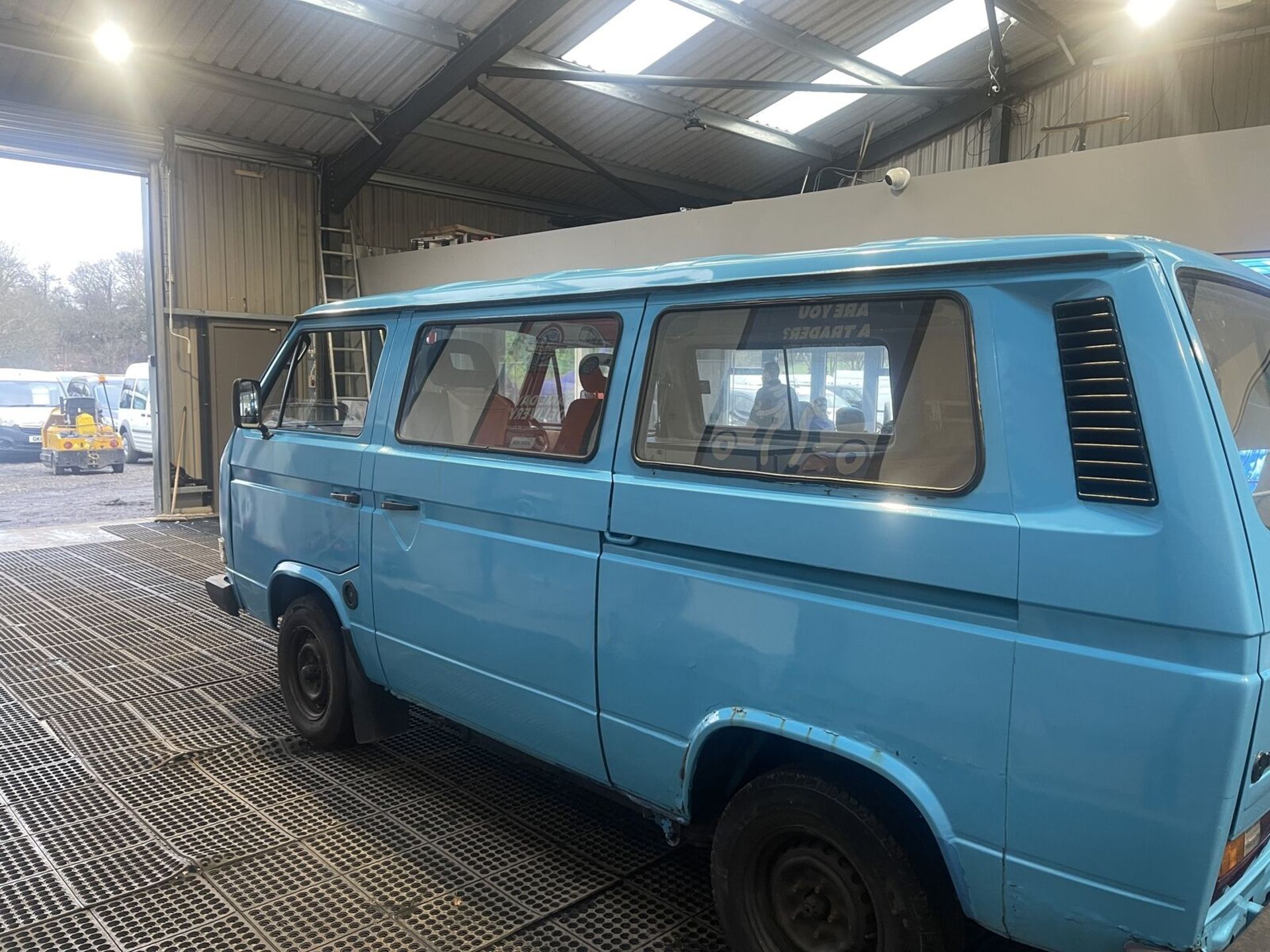 T2.5 T5 CAMPER: VINTAGE BEAUTY, MOTED SPLENDOR - MOT: 21ST JUNE 2024 >>--NO VAT ON HAMMER--<< - Image 21 of 22