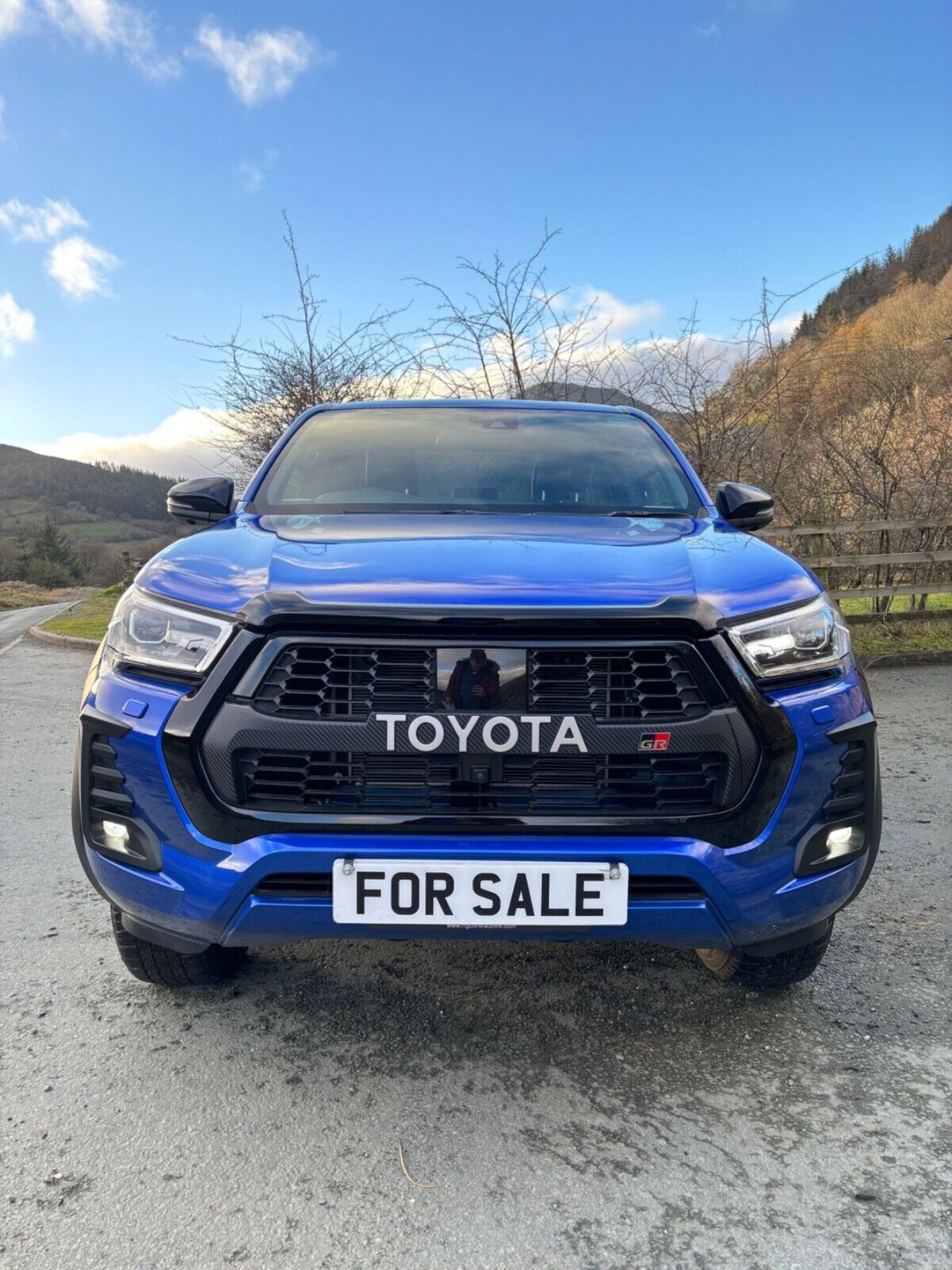 NEBULA BLUE ADVENTURE: TOYOTA HILUX GR SPORT 2023 - Image 14 of 21