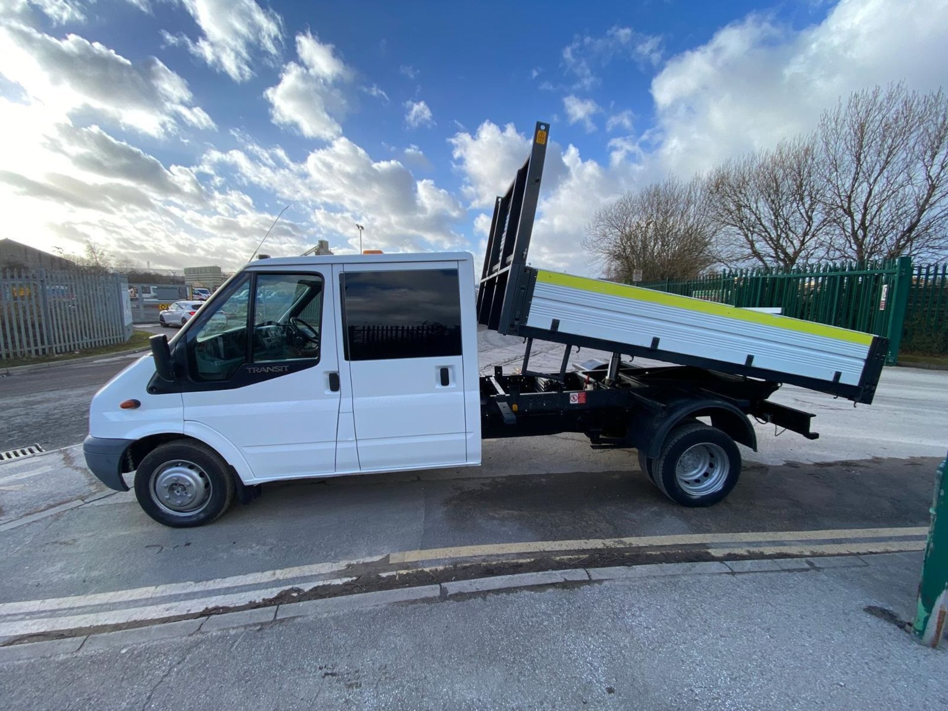 2014 FORD TRANSIT CREWCAB TIPPER - 6-SPEED, ECO-FRIENDLY >>--NO VAT ON HAMMER--<< - Image 13 of 15