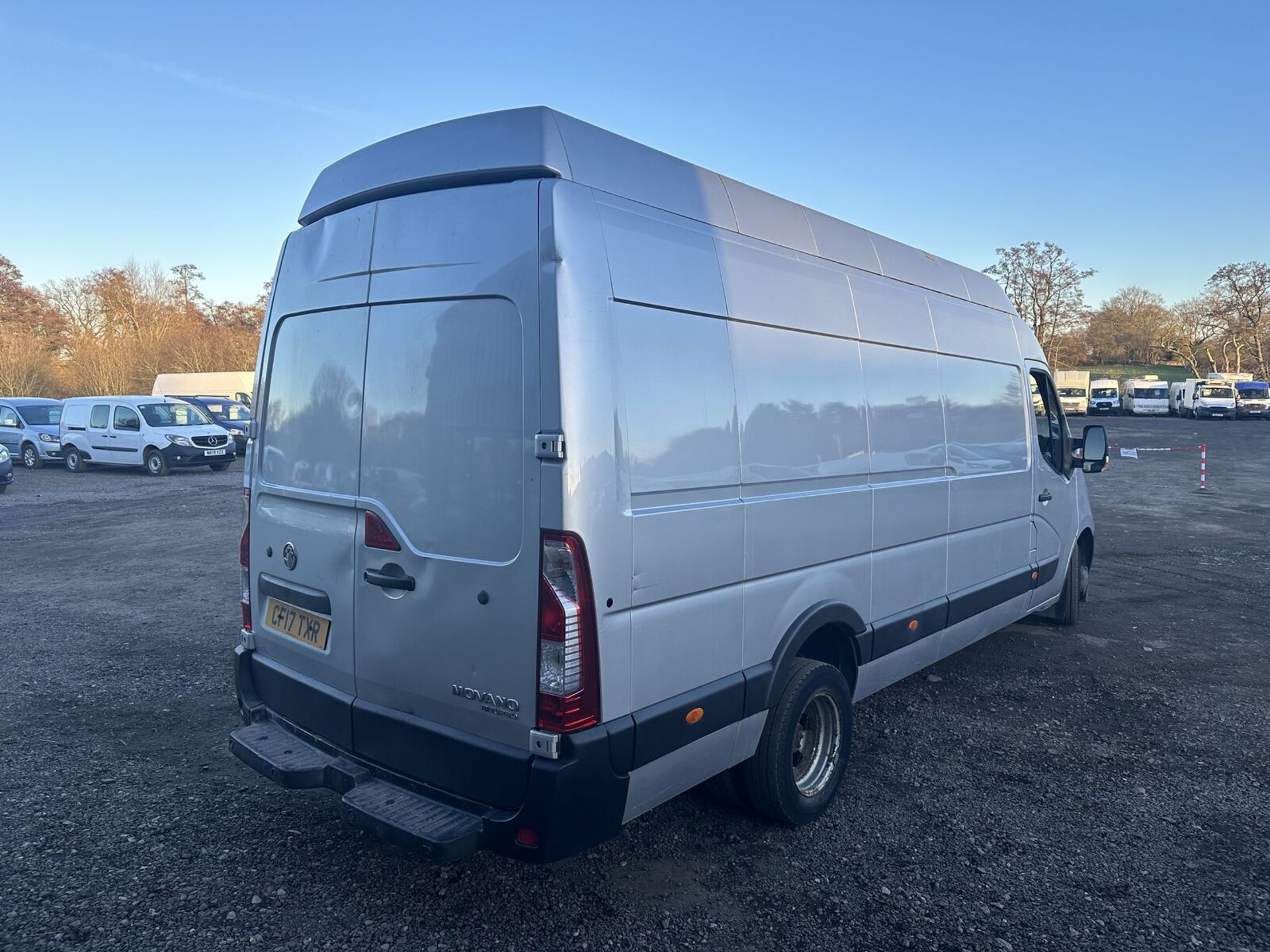 ULTIMATE WORKHORSE: 2017 VAUXHALL MOVANO MASTER XLWB VAN - Image 16 of 18