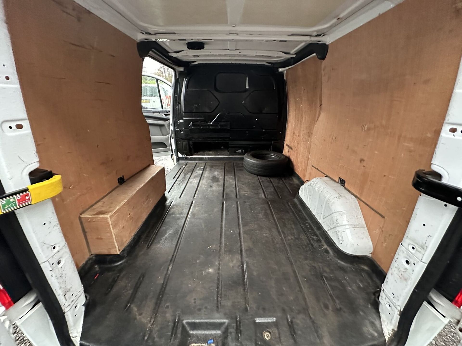 2019 FORD TRANSIT CUSTOM: 108K MILES - >>--NO VAT ON HAMMER--<< - Image 18 of 18