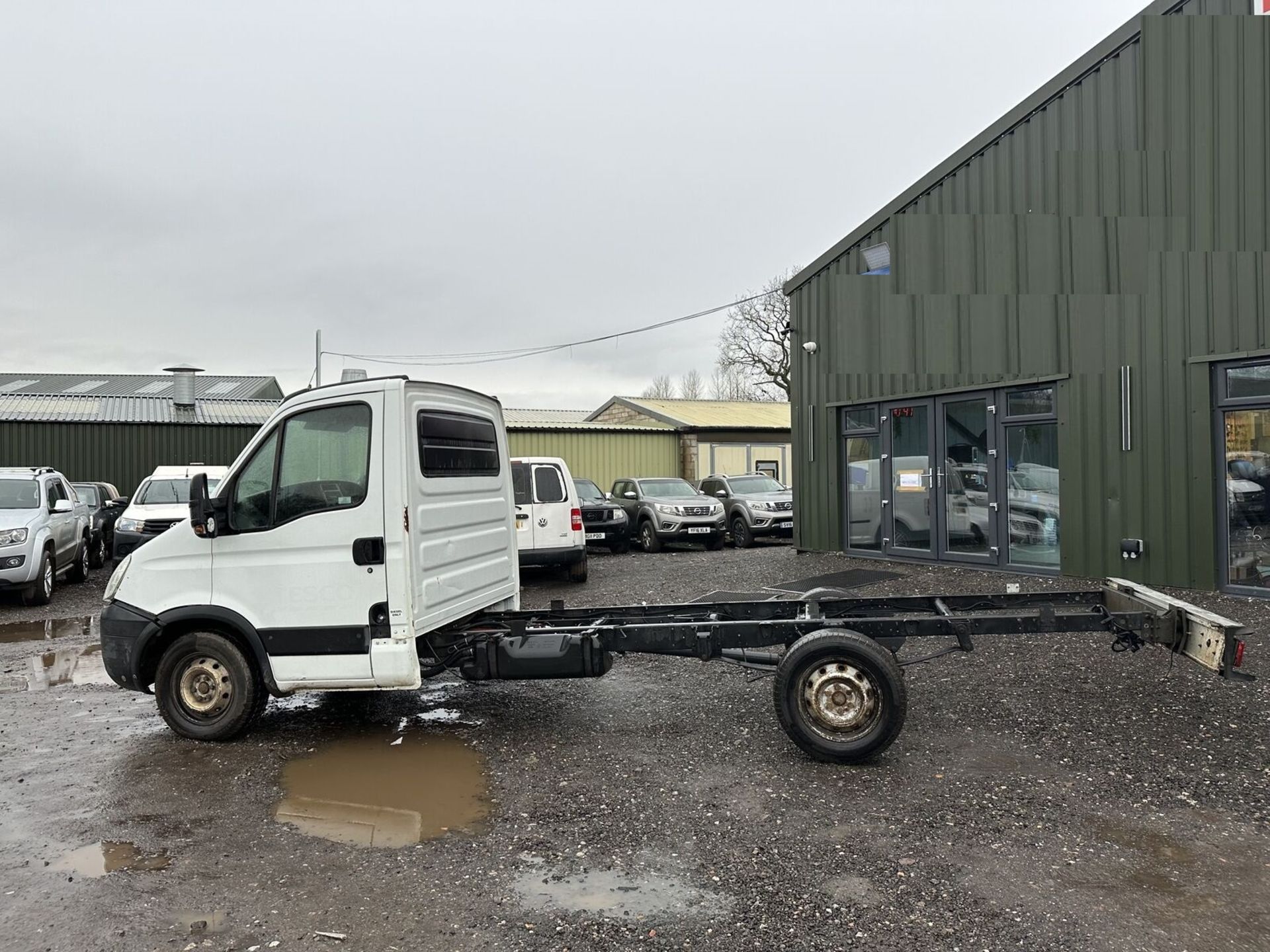 IVECO DAILY AUTO CAB RECOVERY: FAULTY GEAR SHIFTER, DRIVES BRILLIANTLY >>--NO VAT ON HAMMER--<< - Image 18 of 19