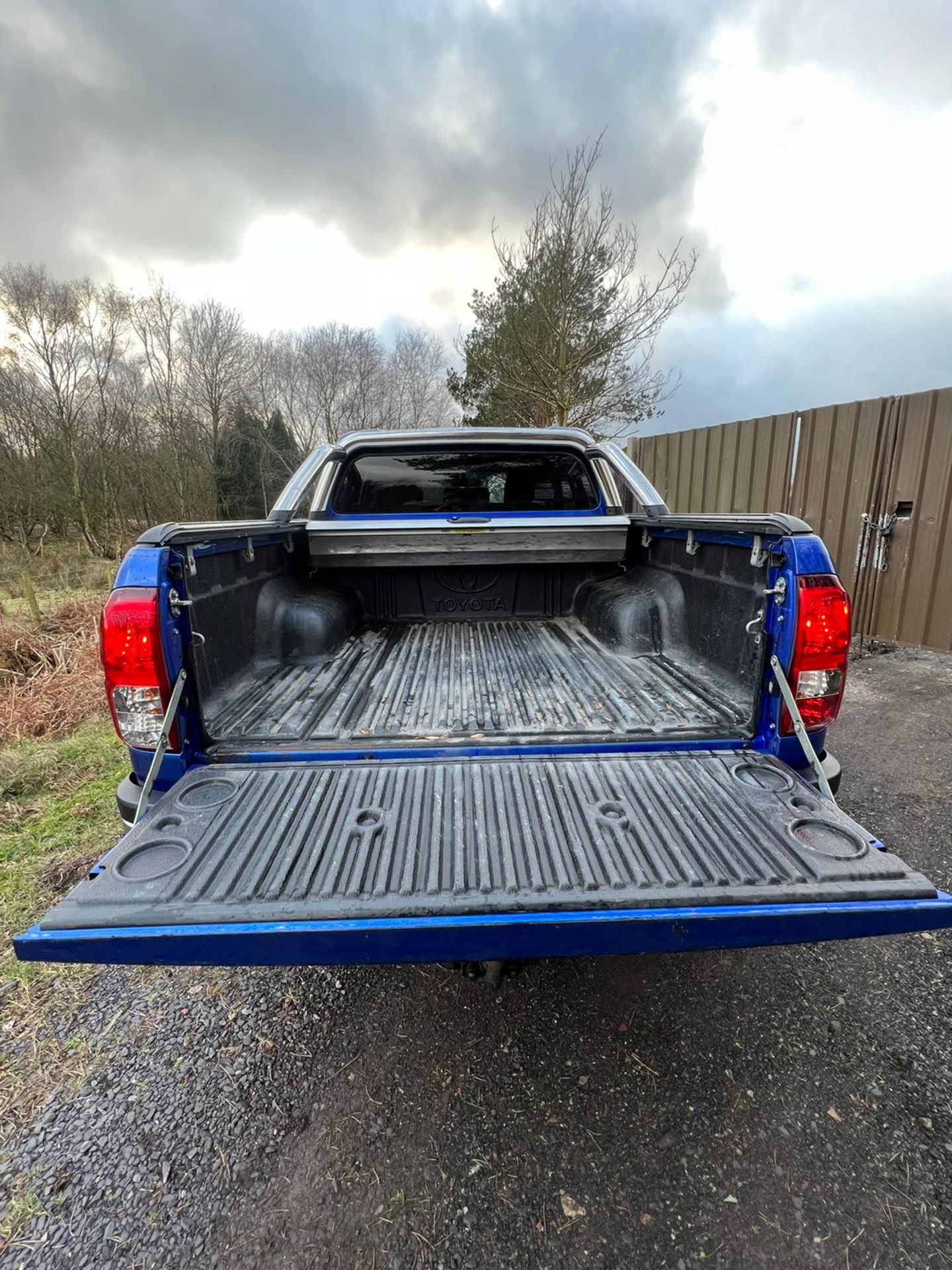 TOYOTA HILUX 2020 INVINCIBLE 92K MILES 2 KEYS V5 4X4 PICK UP EURO6 - Image 2 of 18