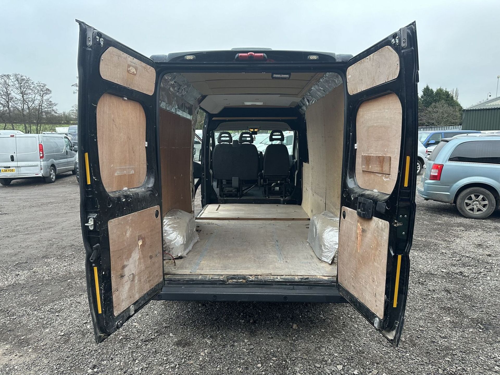 >>--NO VAT ON HAMMER--<< VAN REVIVAL: 2.0 BLUEHDI PEUGEOT BOXER, SPARES OR REPAIR - Image 2 of 12