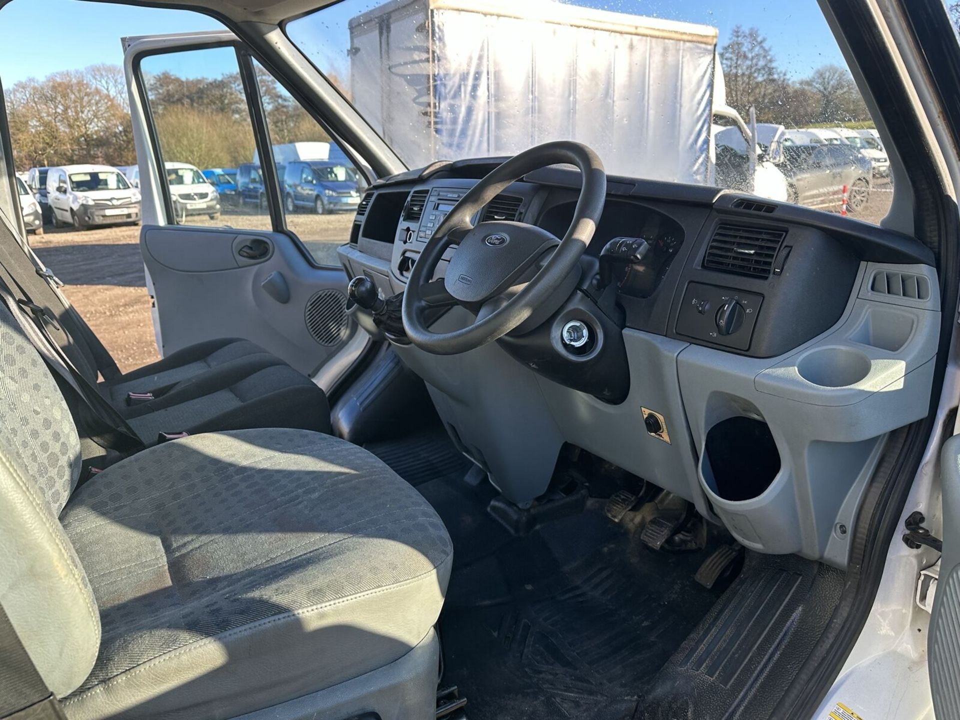 RESILIENT WHITE BEAST: 2013 FORD TRANSIT 155K MILES >>-- NO VAT ON HAMMER --<< - Bild 11 aus 15