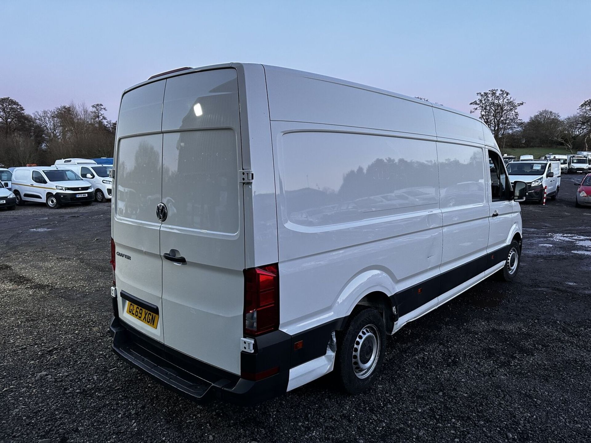 CLEAR AND CAPABLE: VOLKSWAGEN CRAFTER CR35 STARTLINE 2.0 TDI PANEL VAN - Bild 14 aus 14