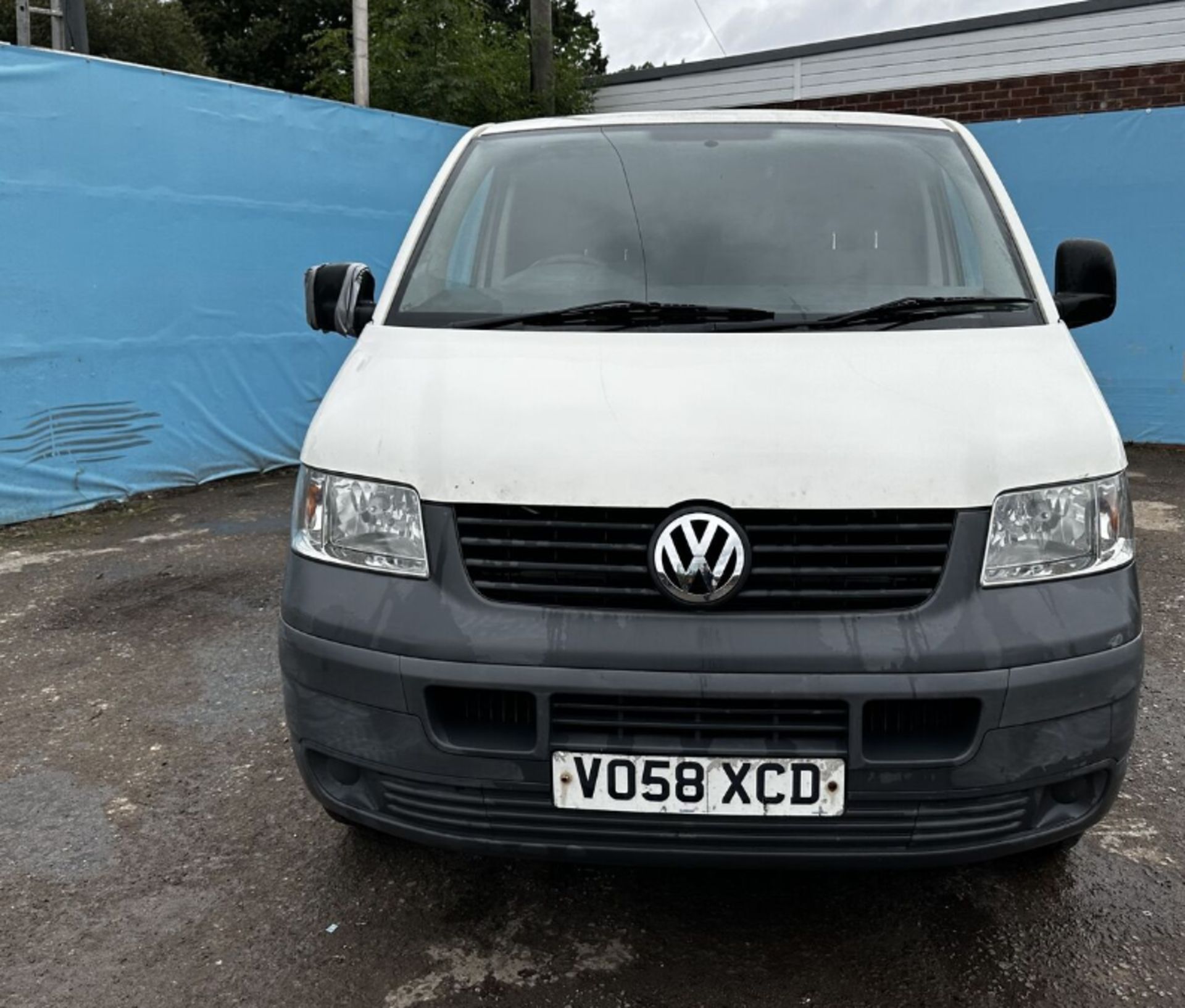 VOLKSWAGEN TRANSPORTER T28 PANEL >>--NO VAT ON HAMMER--<< - Image 2 of 17