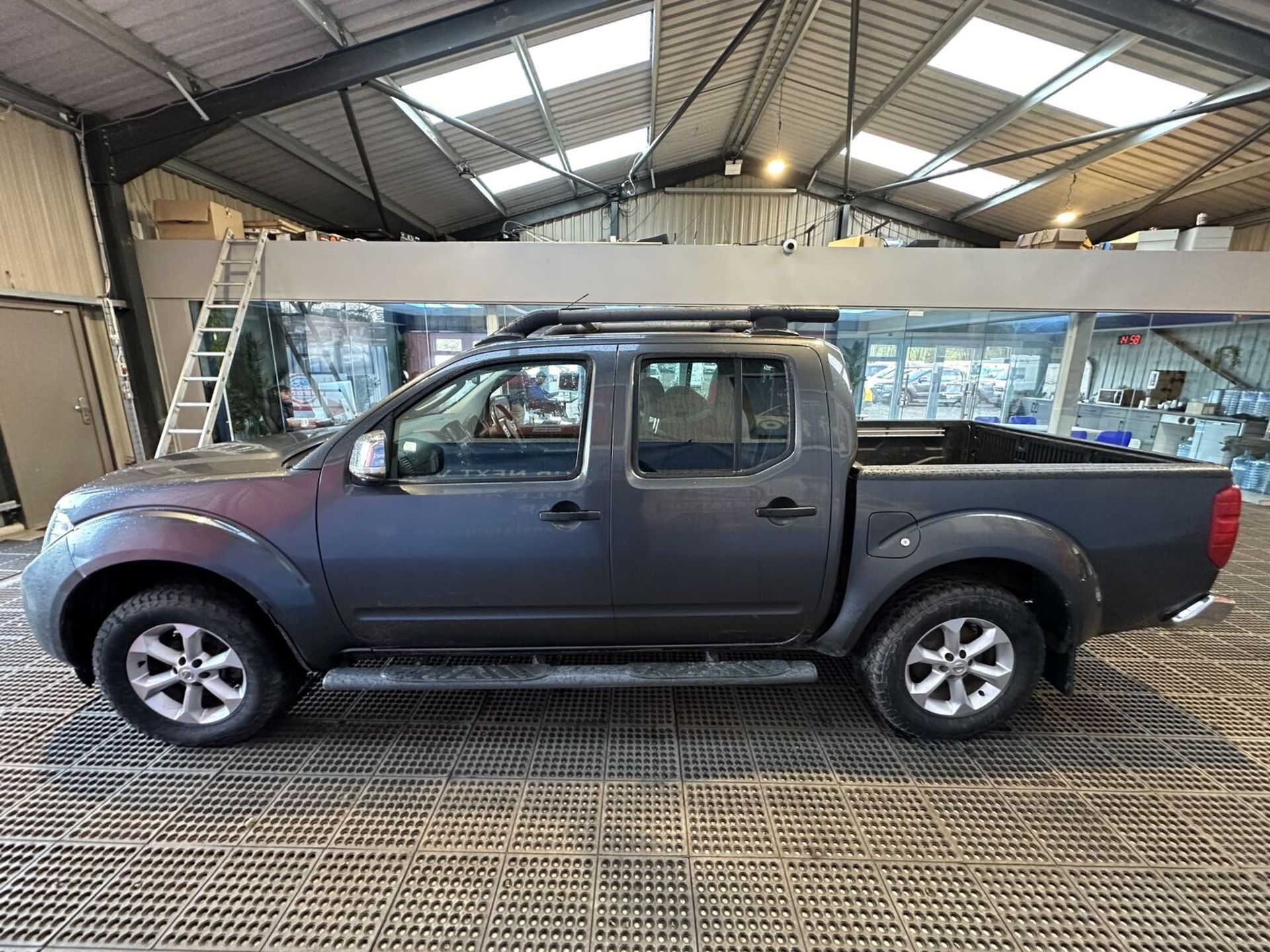 2014 NAVARA DOUBLE CAB - TURBO REPLACEMENT NEEDED >>--NO VAT ON HAMMER--<<