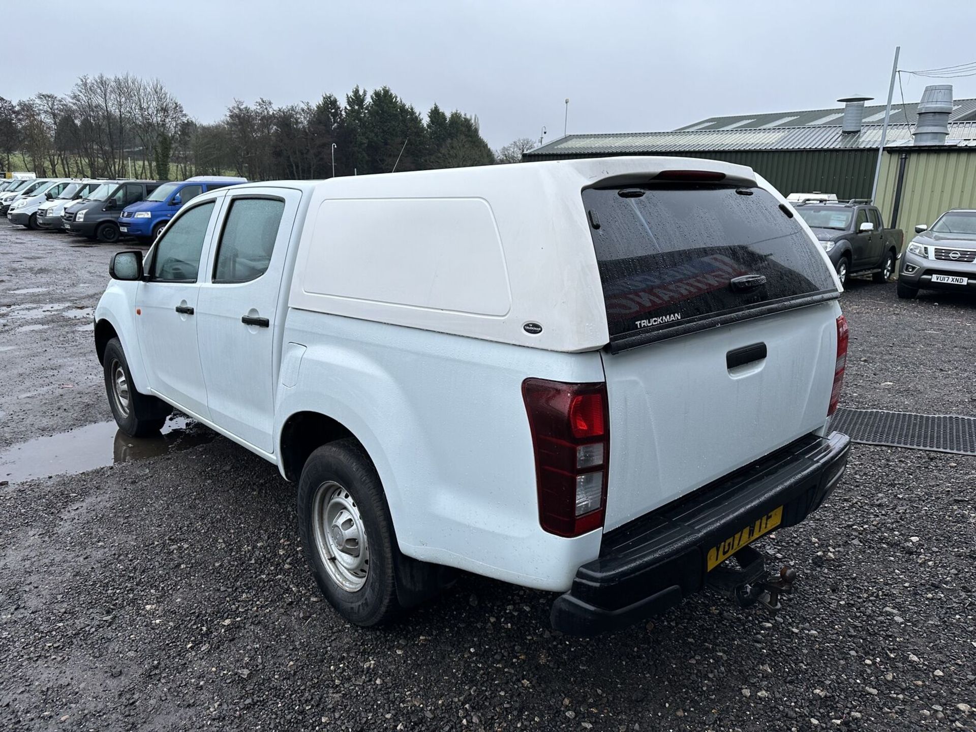 >>--NO VAT ON HAMMER--<< 2017 ISUZU D-MAX DIESEL: EURO 6, SPARES OR REPAIR, WORTH THE FI - Image 4 of 18