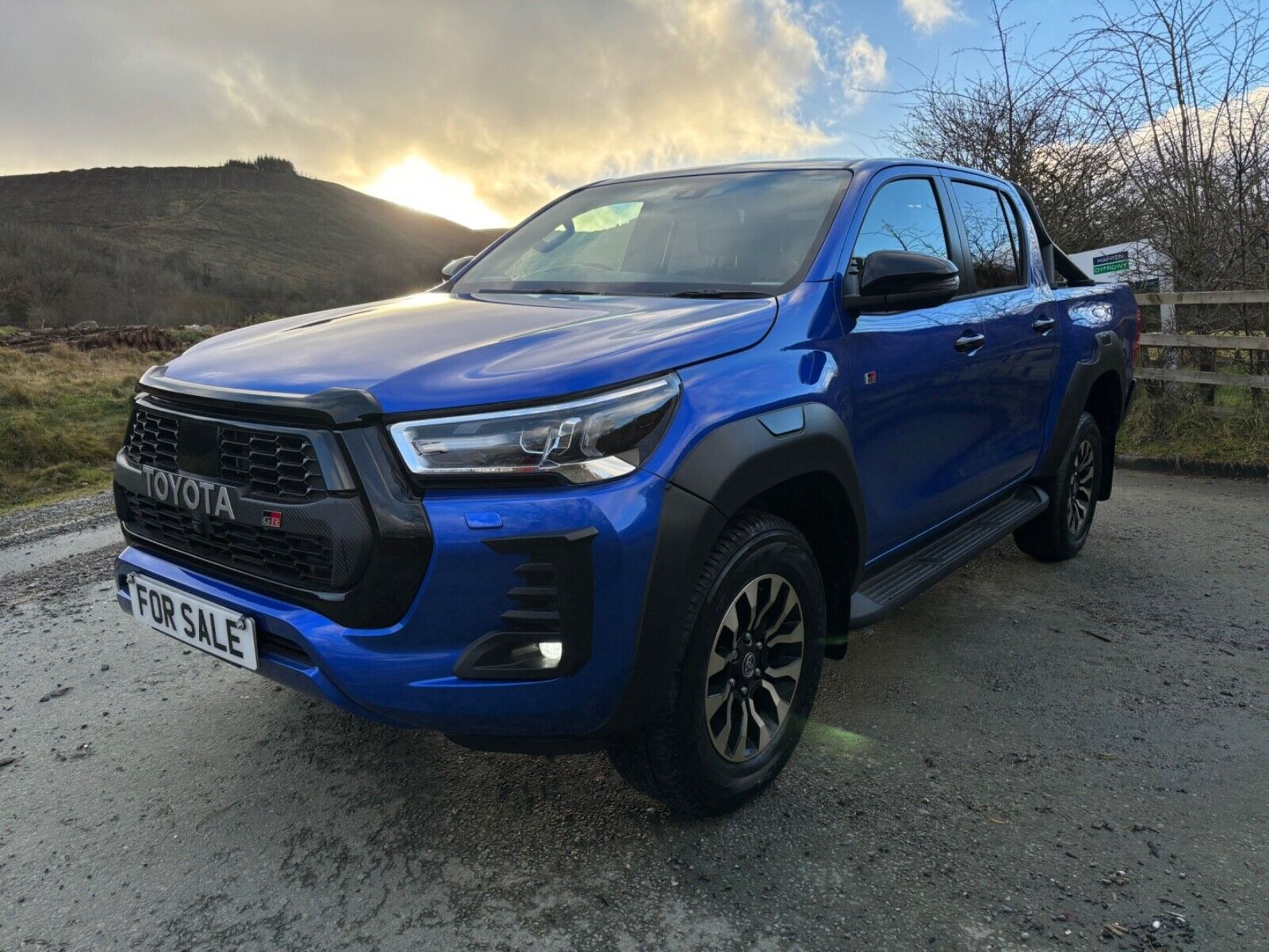 BRAND NEW - DELIVERY MILES - NEBULA BLUE ADVENTURE: TOYOTA HILUX GR SPORT 2023 - Image 19 of 21