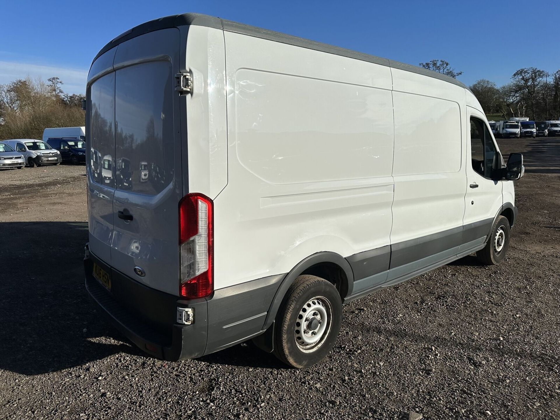 >>--NO VAT ON HAMMER--<< MOTED MARVEL: FORD TRANSIT MARK 8 350 LWB HT - RELIABILITY IN EVERY GEAR - Image 17 of 20