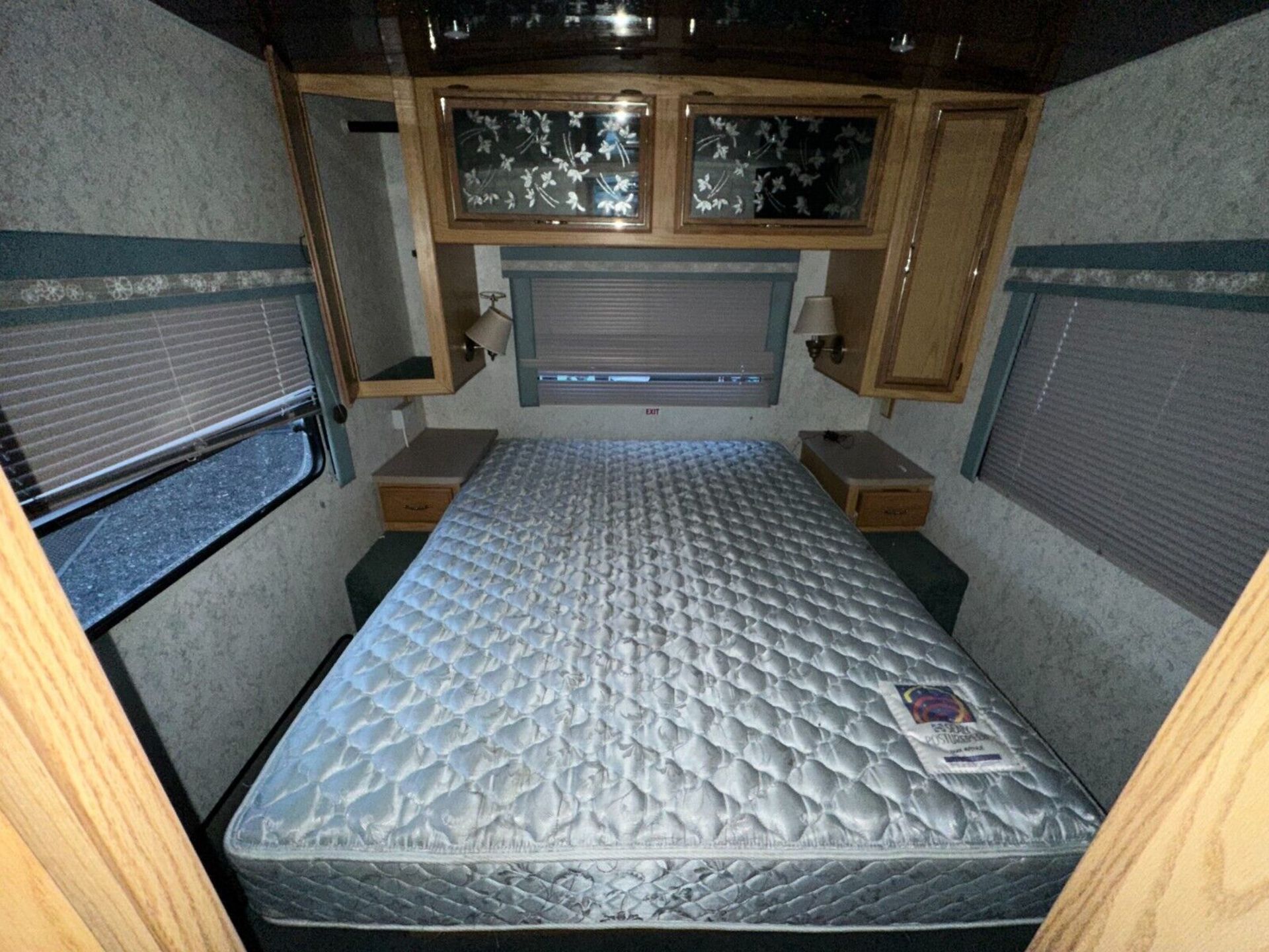 VINTAGE VOYAGER: 1994 ITASCA SUNRISE MOTORHOME, LOW MILEAGE BEAUTY >>--NO VAT ON HAMMER--<< - Image 10 of 20